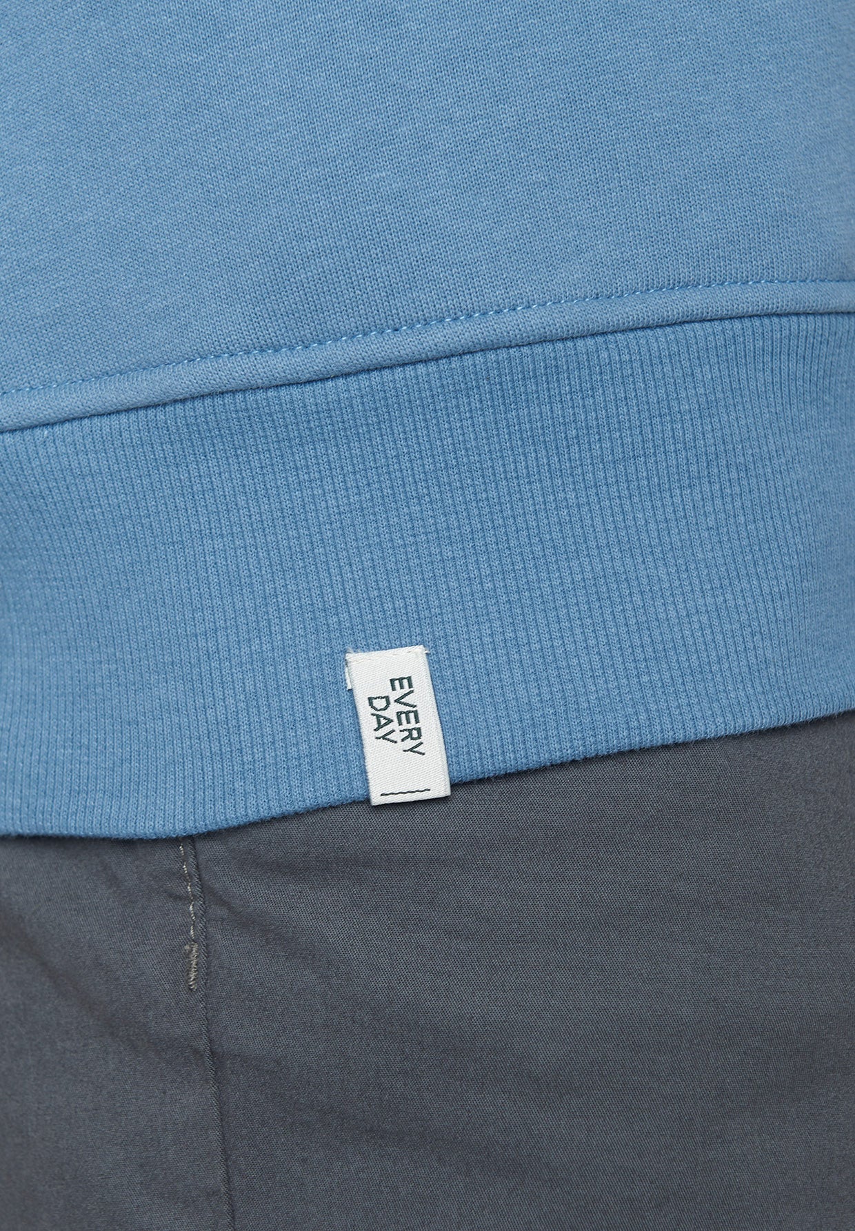 Blauer Kuschliger Hoodie aus Bio-Baumwolle für Herren (5)