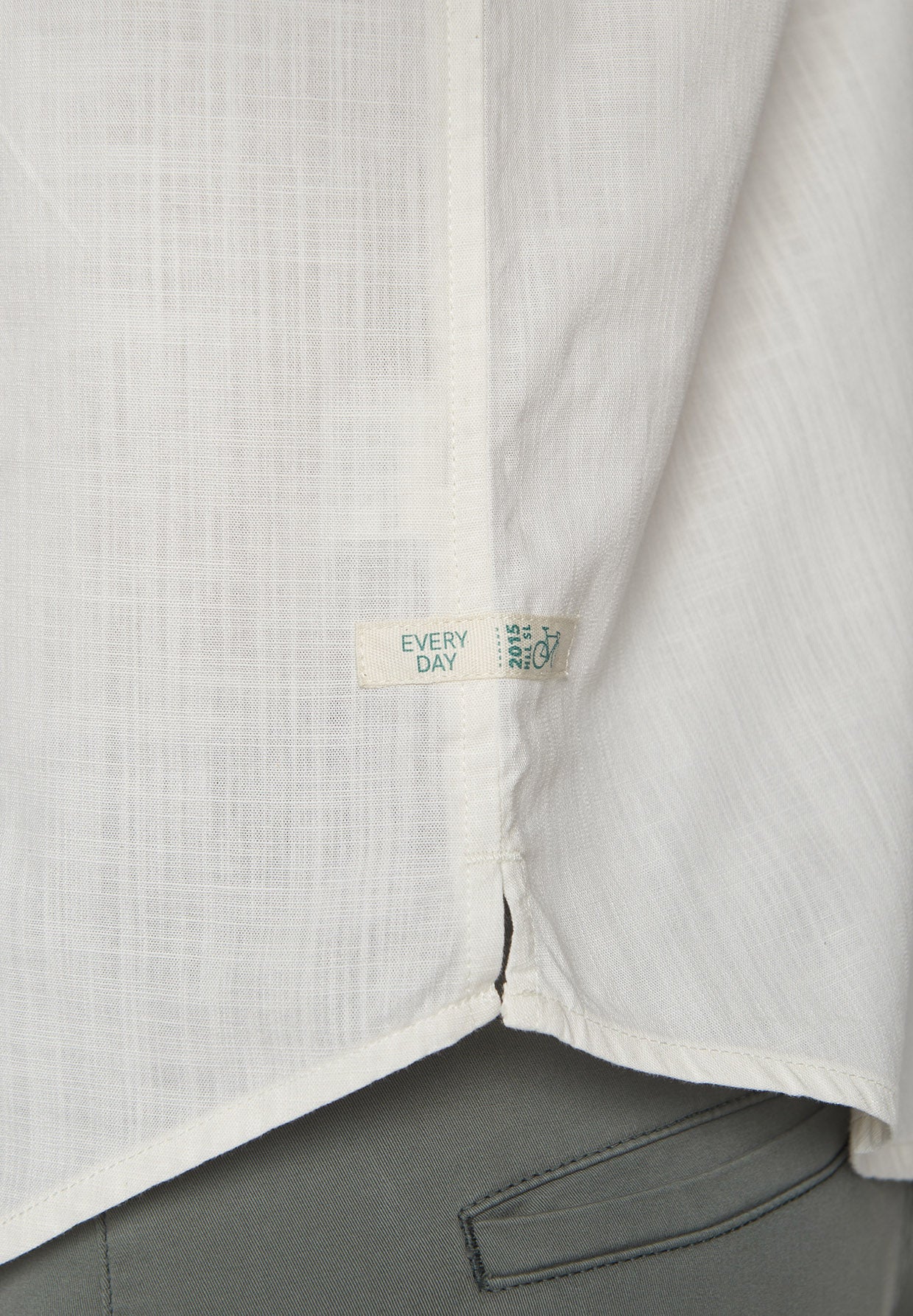 Creme White: Lässiges Hemd aus Bio-Baumwolle für Herren [10008]
