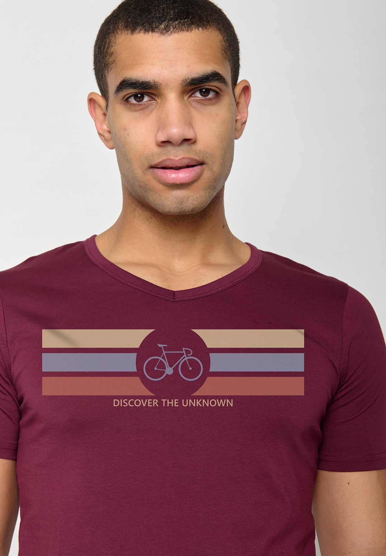 Velvet Rain: Lässiges T-Shirt aus Bio-Baumwolle für Herren [10251]