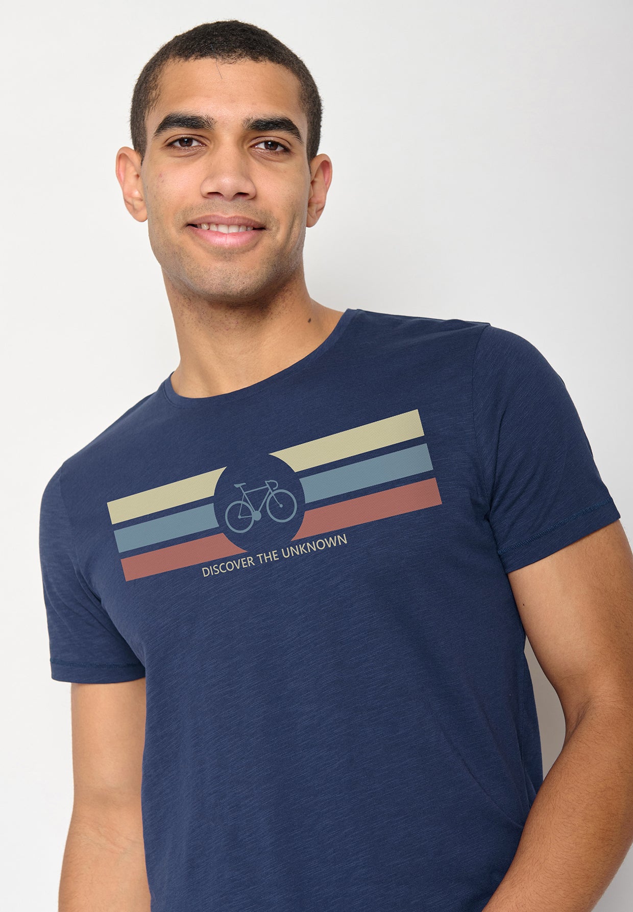 Navy: Lässiges T-Shirt aus Bio-Baumwolle für Herren [10255]