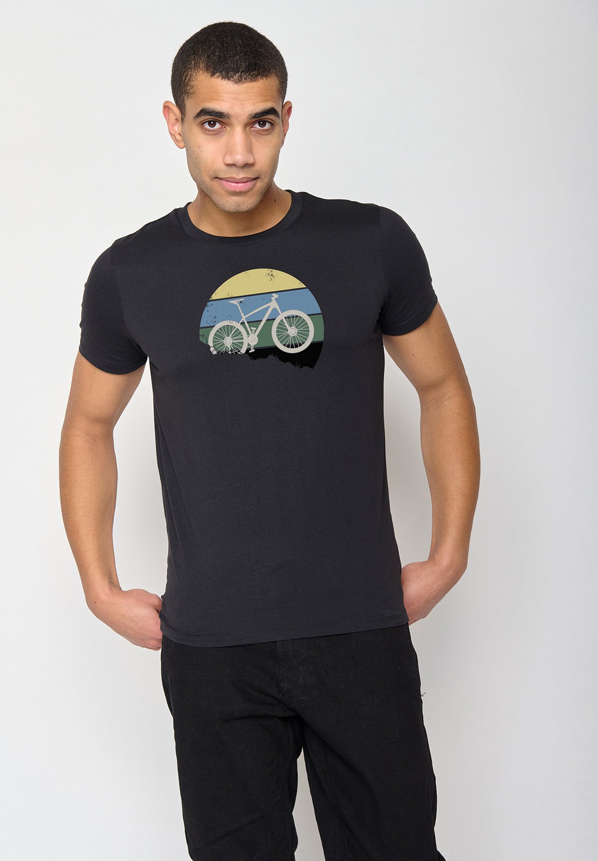 Black: Sportliches T-Shirt aus Bio-Baumwolle für Herren [10280]