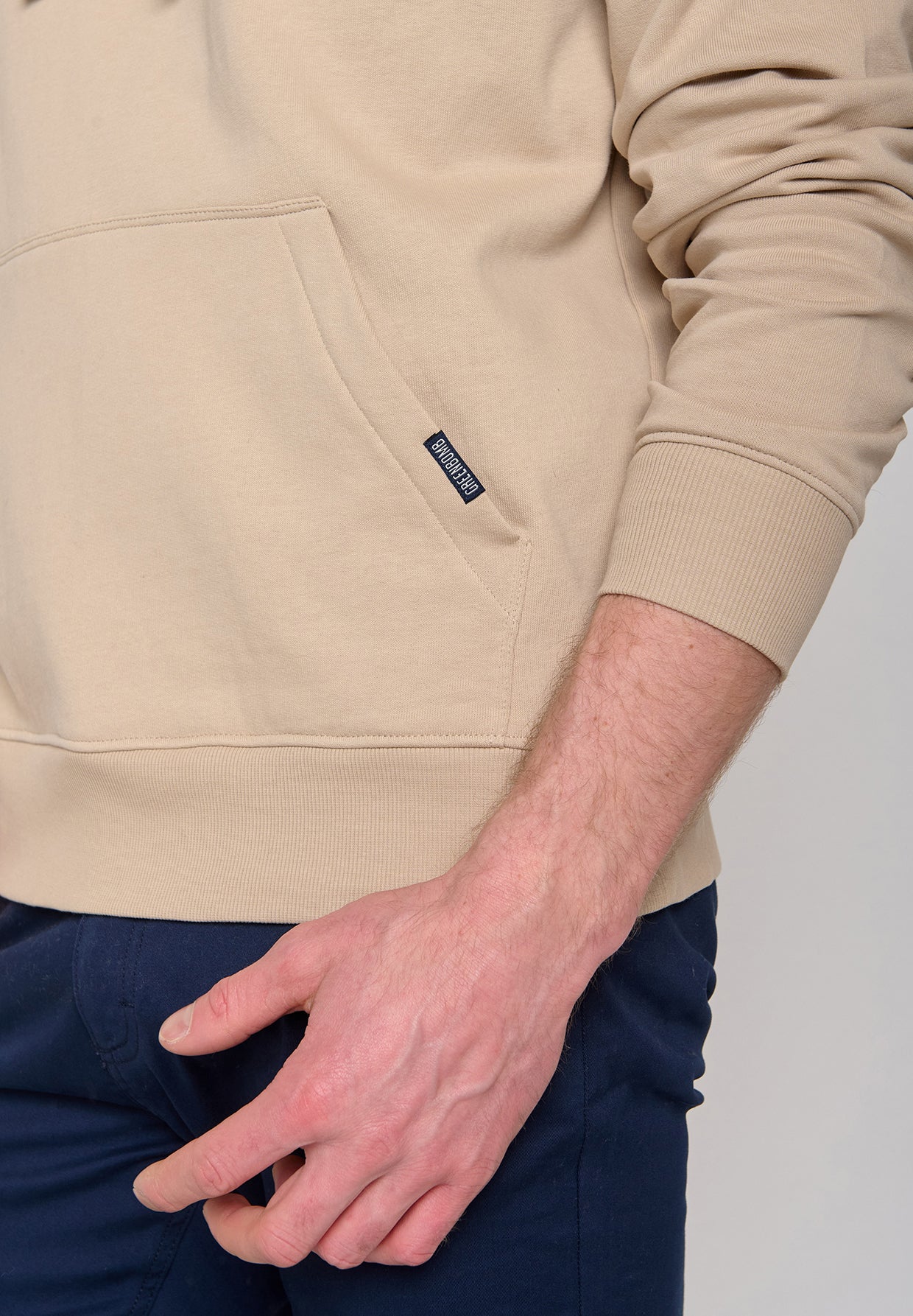 Latte: Gemütlicher Hoodie aus Bio-Baumwolle für Herren [10317]