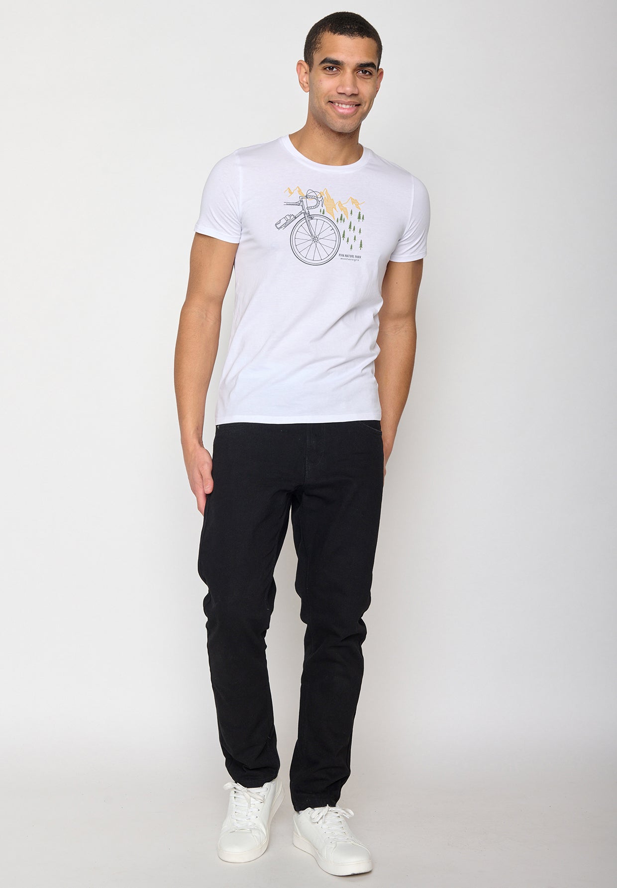 White: Sportliches T-Shirt aus Bio-Baumwolle für Herren [10427]