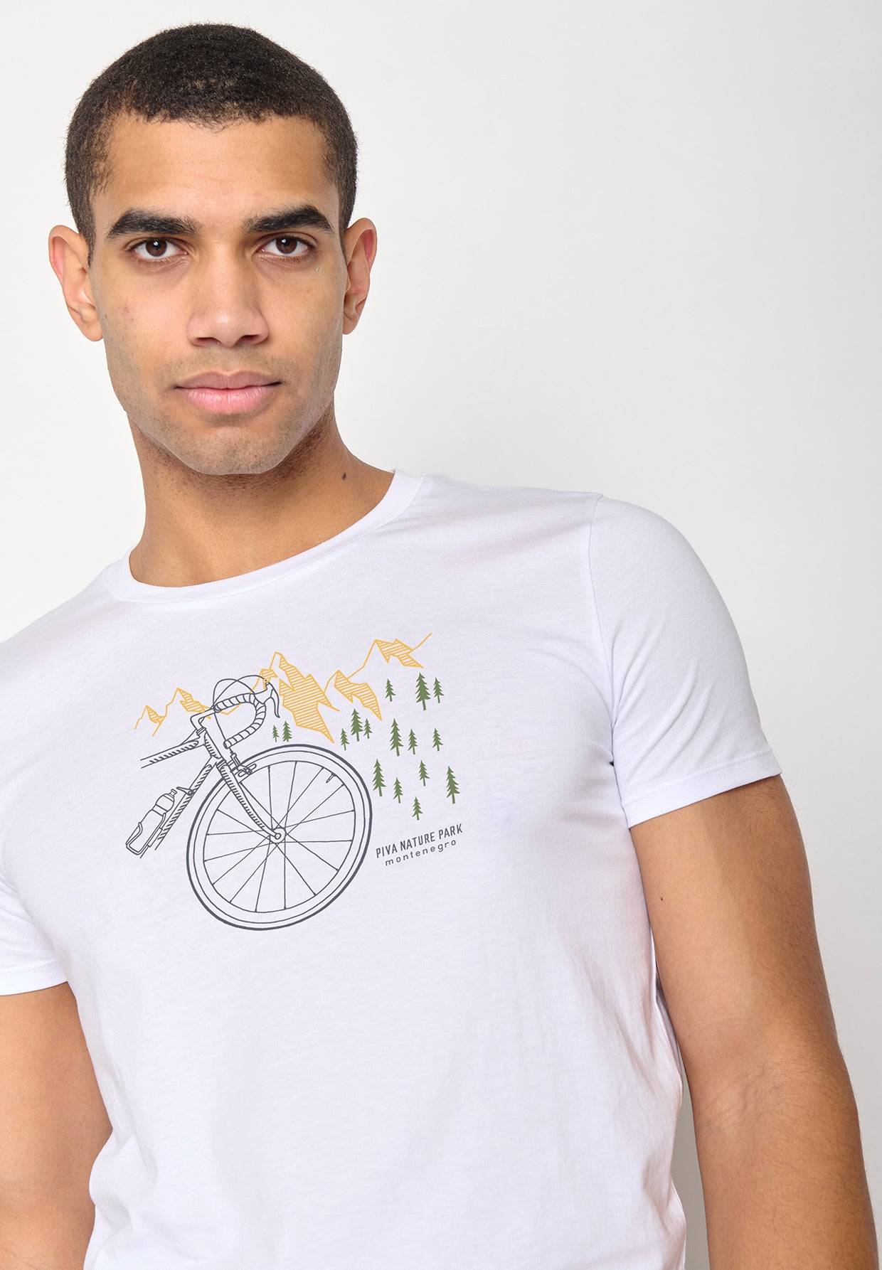 White: Sportliches T-Shirt aus Bio-Baumwolle für Herren [10428]