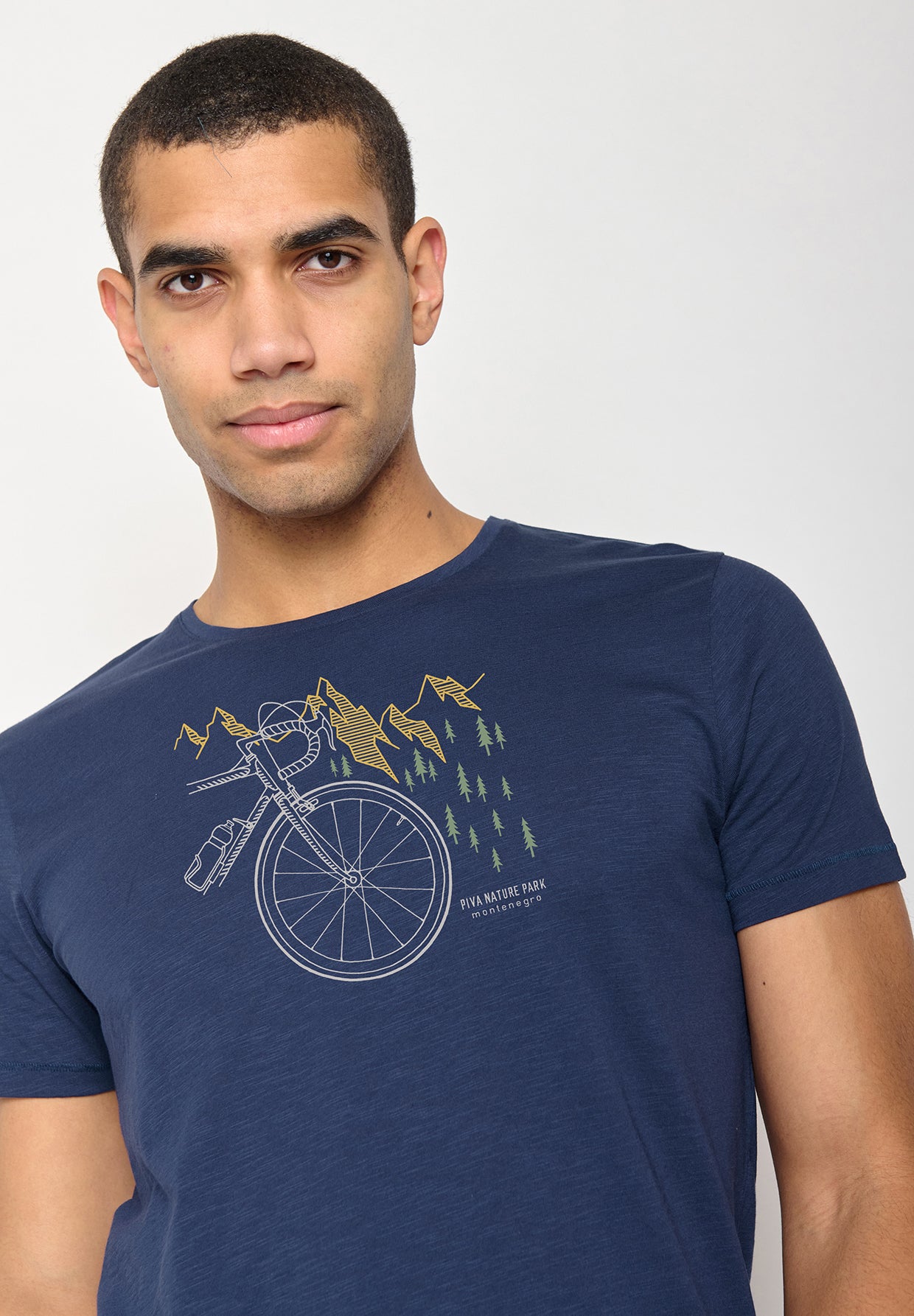 Navy: Lässiges T-Shirt aus Bio-Baumwolle für Herren [10443]