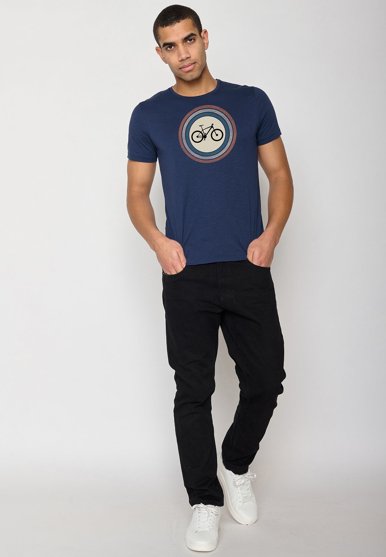 Navy: Lässiges T-Shirt aus Bio-Baumwolle für Herren [10503]