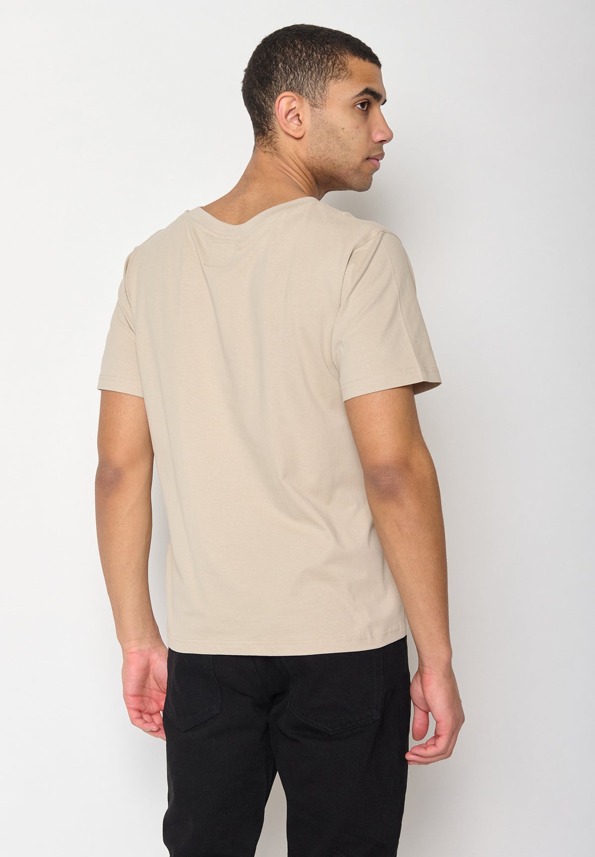 Latte: Lässiges Oversize-T-Shirt aus Bio-Baumwolle für Herren [10588]