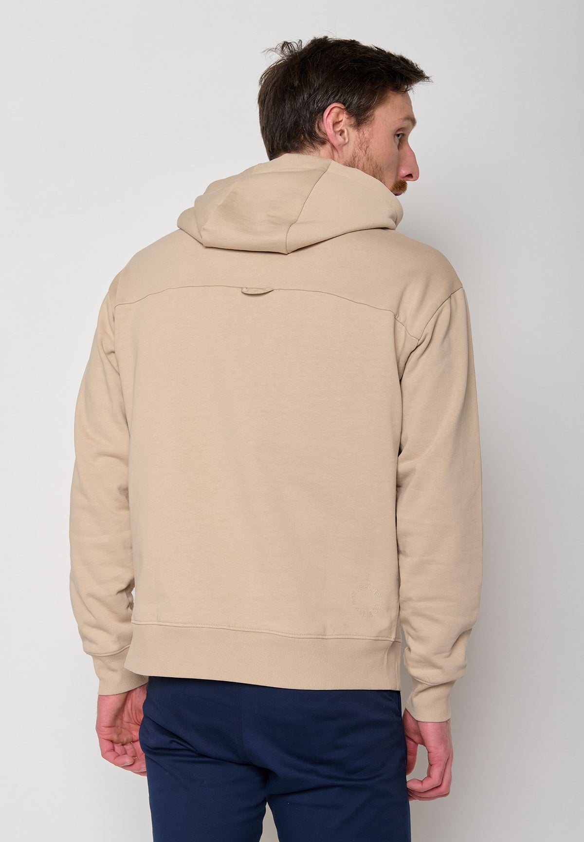 Latte: Gemütlicher Hoodie aus Bio-Baumwolle für Herren [10634]