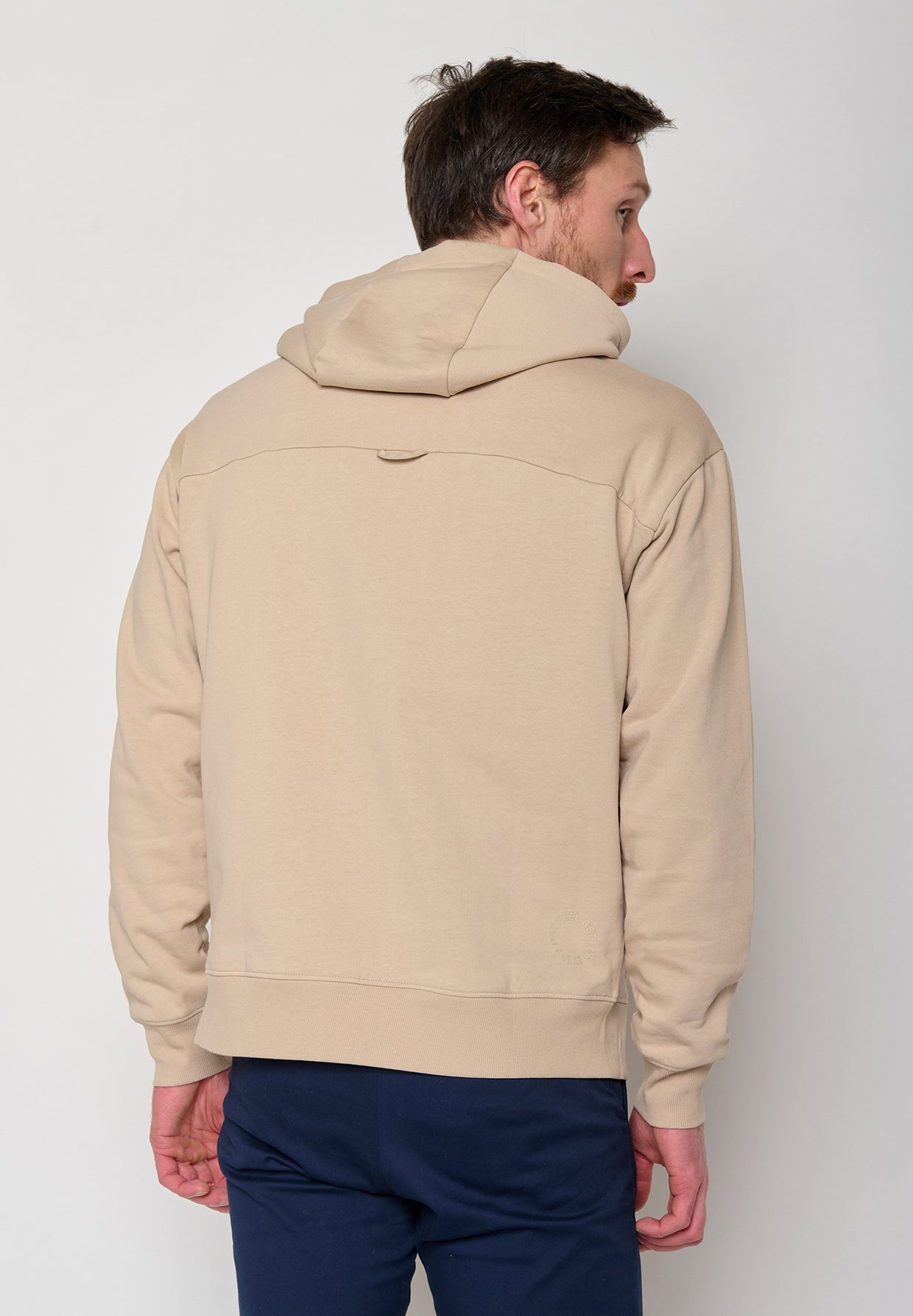 Latte: Gemütlicher Hoodie aus Bio-Baumwolle für Herren [10634]