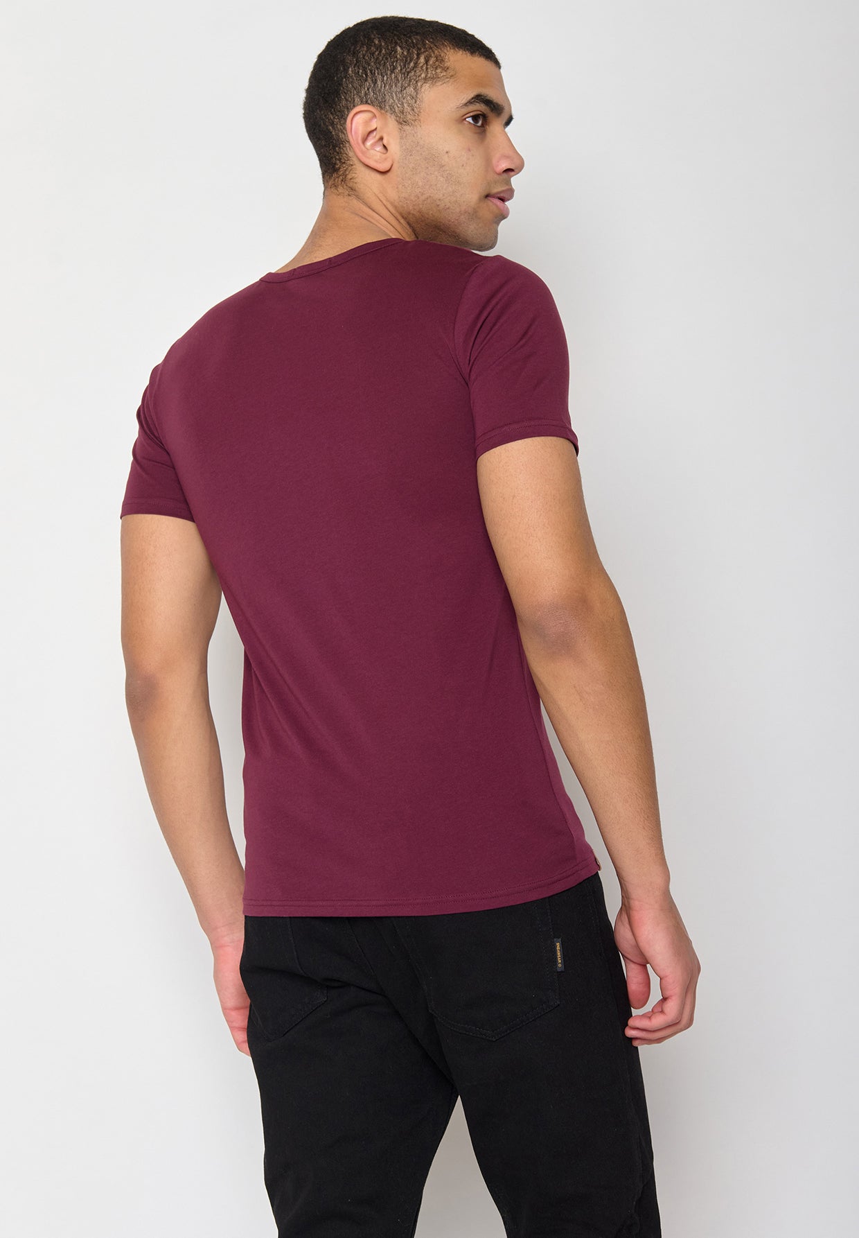 Velvet Rain: Lässiges T-Shirt aus Bio-Baumwolle für Herren [10671]