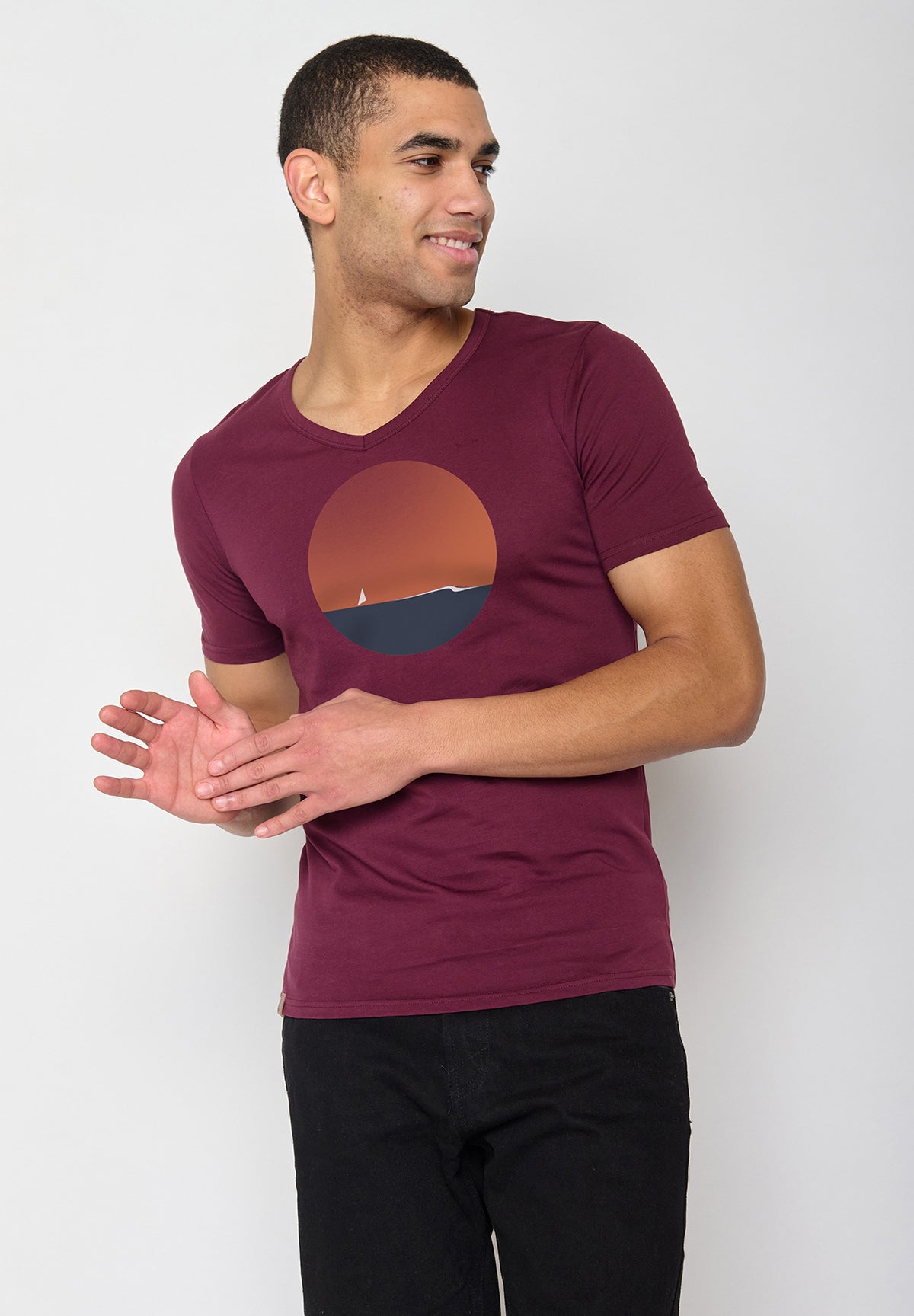 Velvet Rain: Lässiges T-Shirt aus Bio-Baumwolle für Herren [10672]