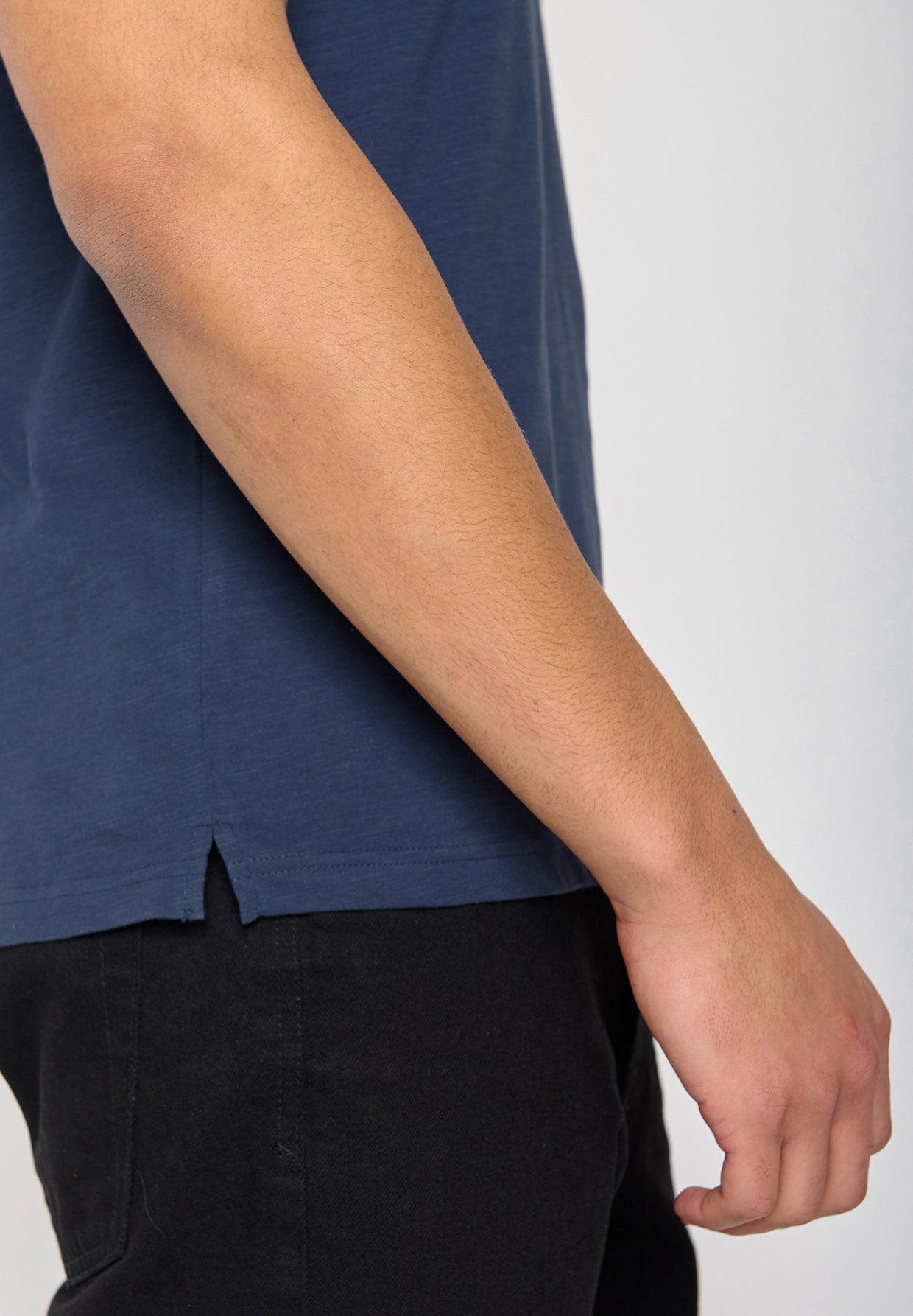 Navy: Lässiges T-Shirt aus Bio-Baumwoll Mix für Herren [10720]