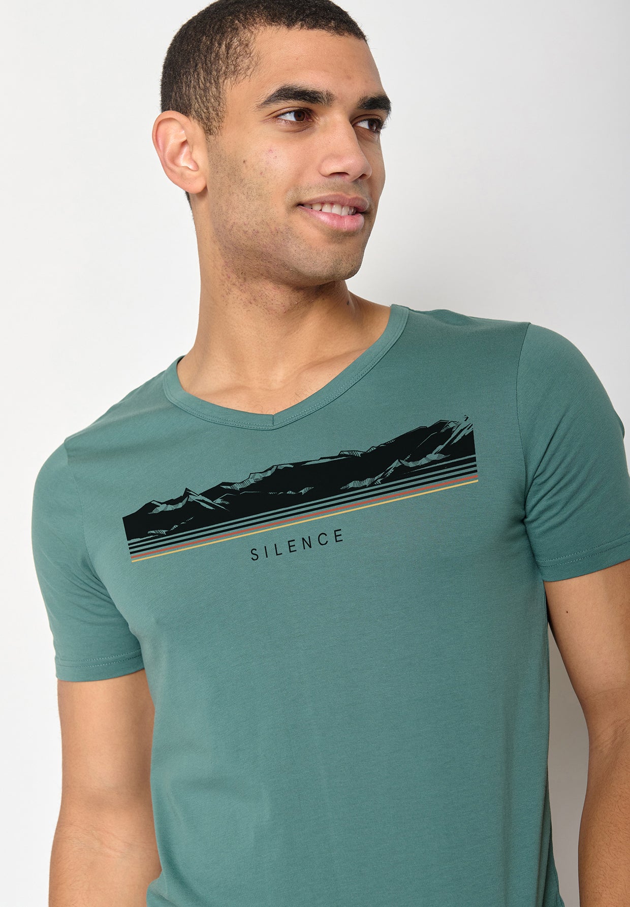 Deep Sage: Lässiges T-Shirt aus Bio-Baumwolle für Herren [10754]