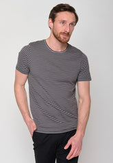 Grey Stripes: Sportliches T-Shirt aus Bio-Baumwolle für Herren [10883]