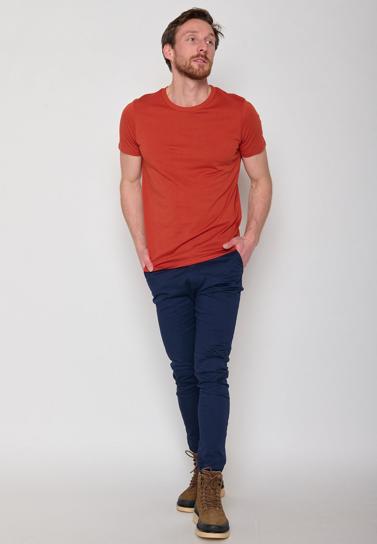 Clay Red: Sportliches T-Shirt aus Bio-Baumwolle für Herren [10885]