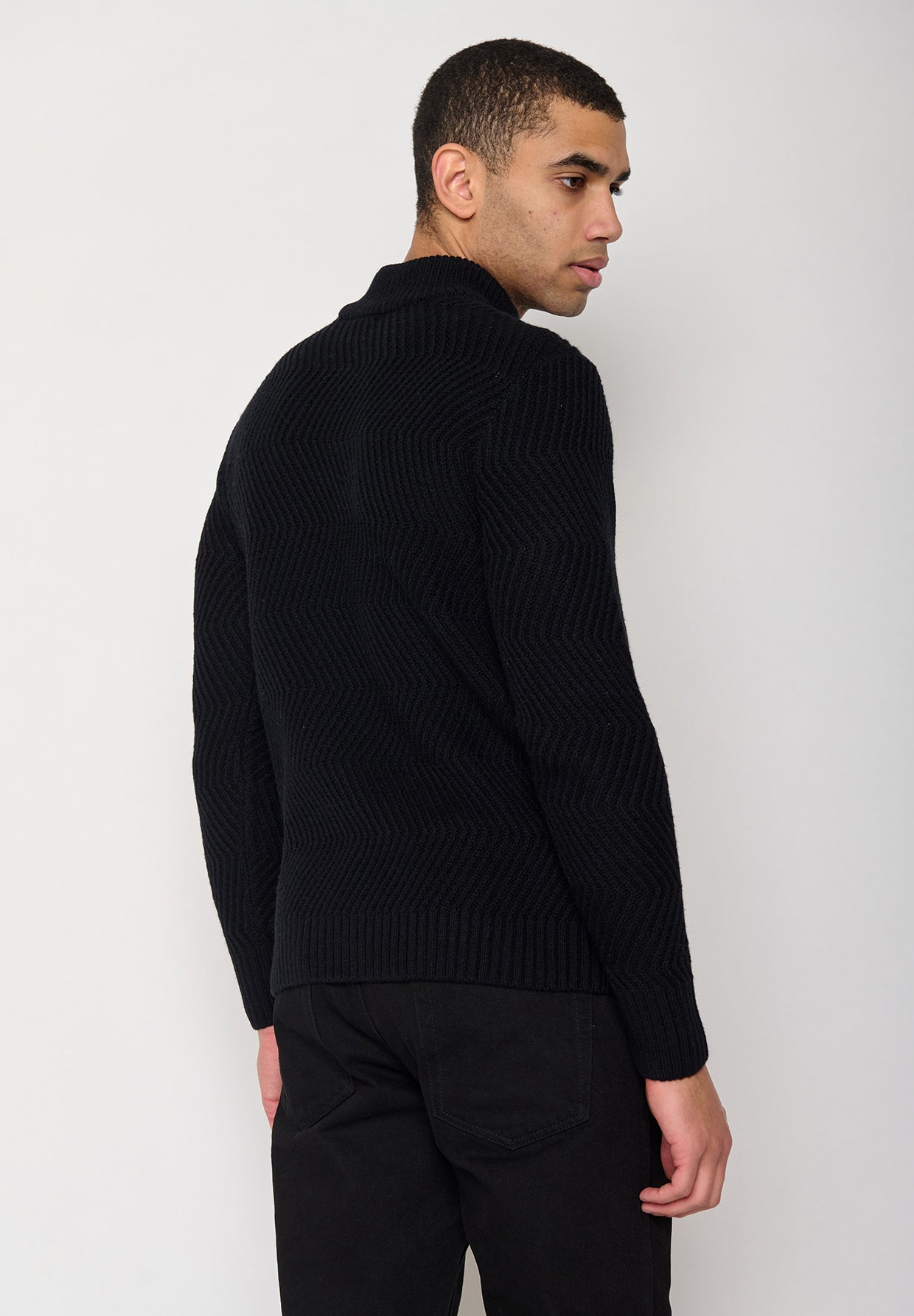 Schwarz:  Gemütlicher Strickpullover aus Woll Mix für Herren [11051]
