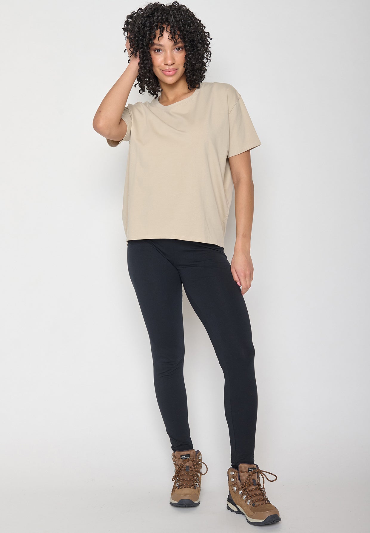Latte: Lässiges T-Shirt aus Bio-Baumwoll-Mix für Damen [11274]