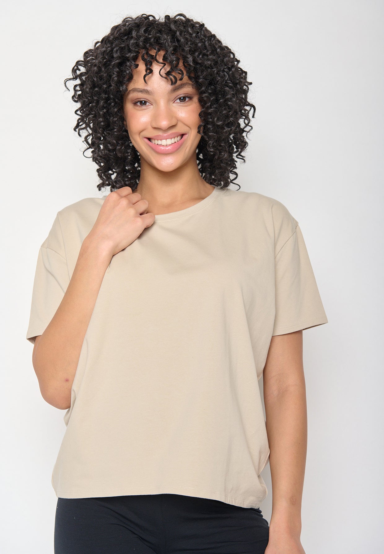 Latte: Lässiges T-Shirt aus Bio-Baumwoll-Mix für Damen [11276]