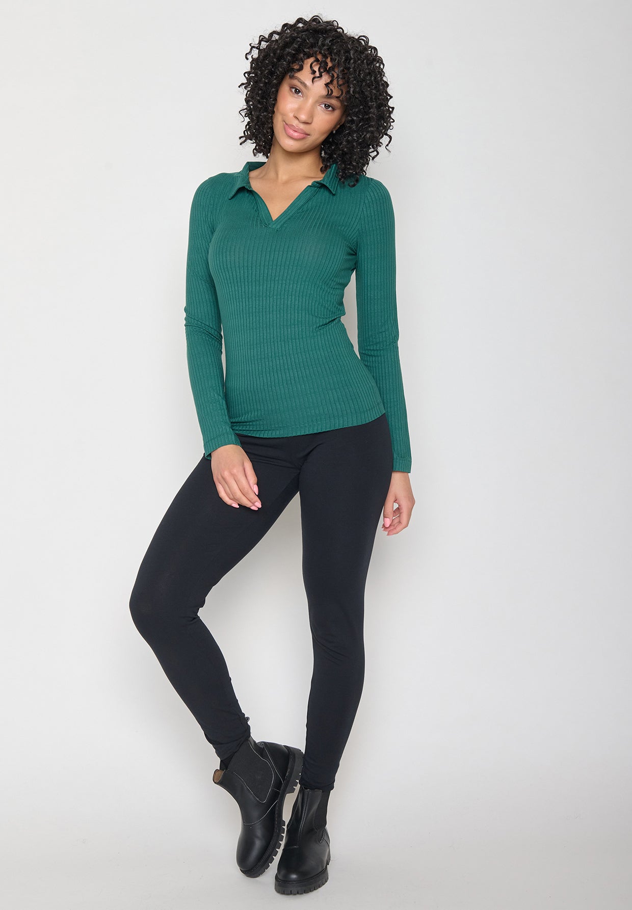 Jungle Green: Elegantes Longsleeve aus LENZING™ Tencel für Damen [11478]