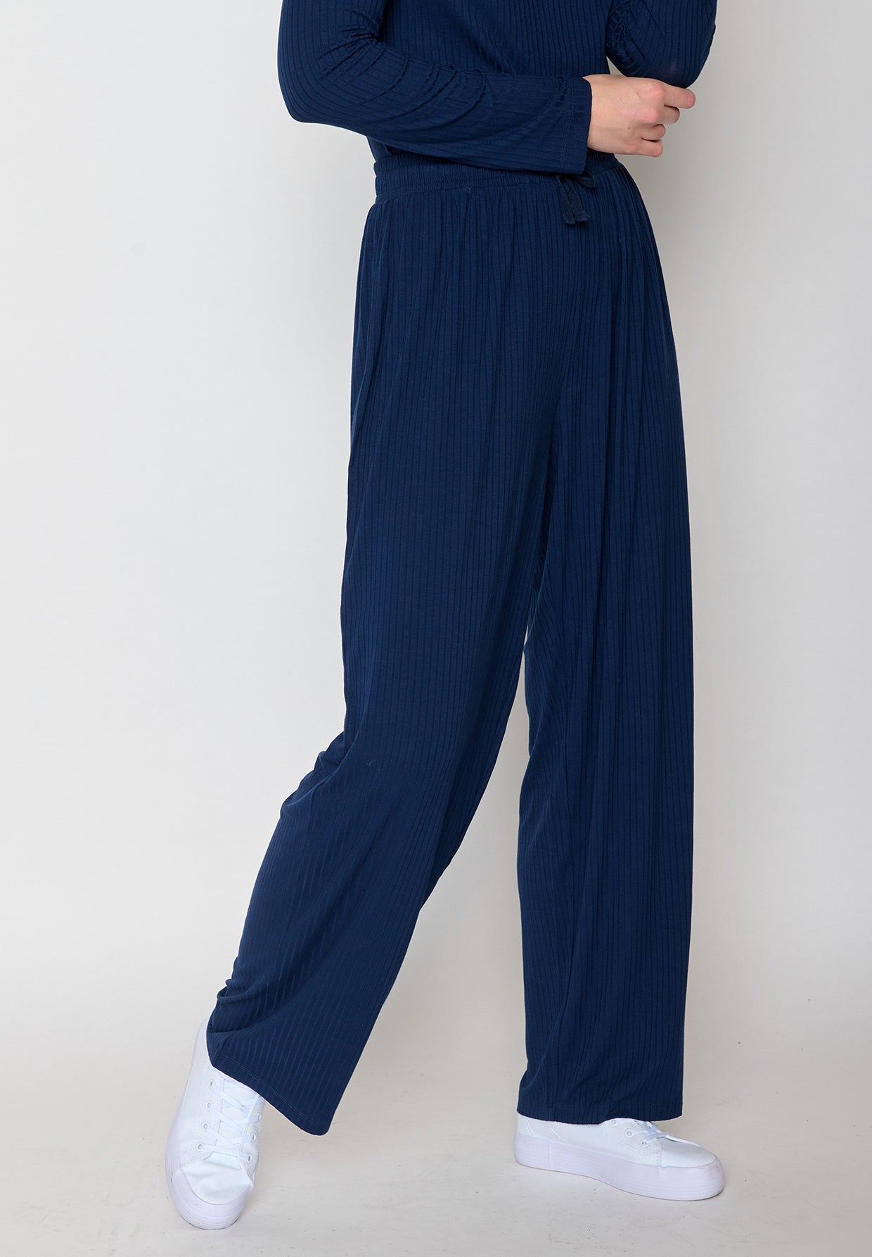 Navy: Lässige Hose aus LENZING™ ECOVERO™ für Damen [11498]