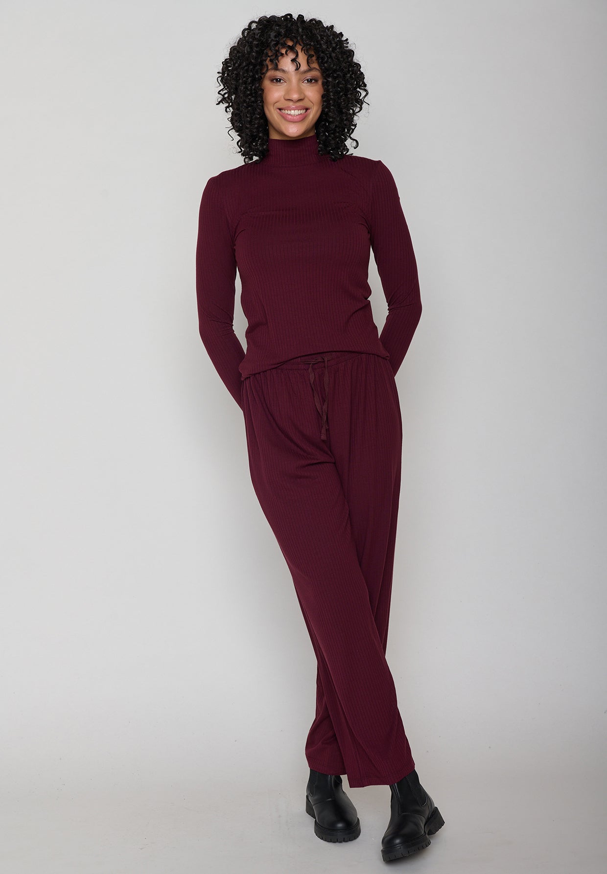 Velvet Rain: Lässige Hose aus LENZING™ ECOVERO™ für Damen [11501]