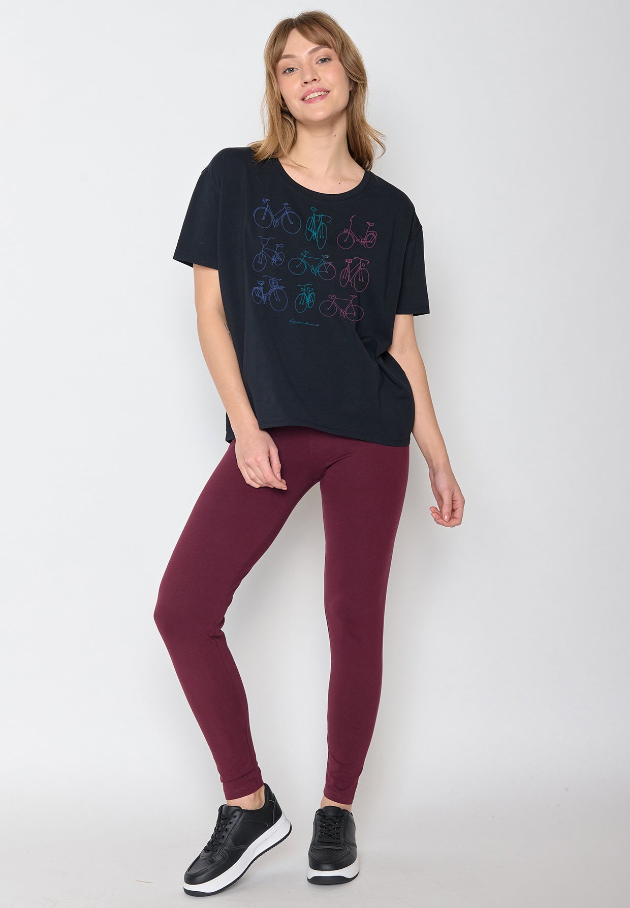 Black: Lässiges T-Shirt aus Bio-Baumwoll-Mix für Damen [11909]
