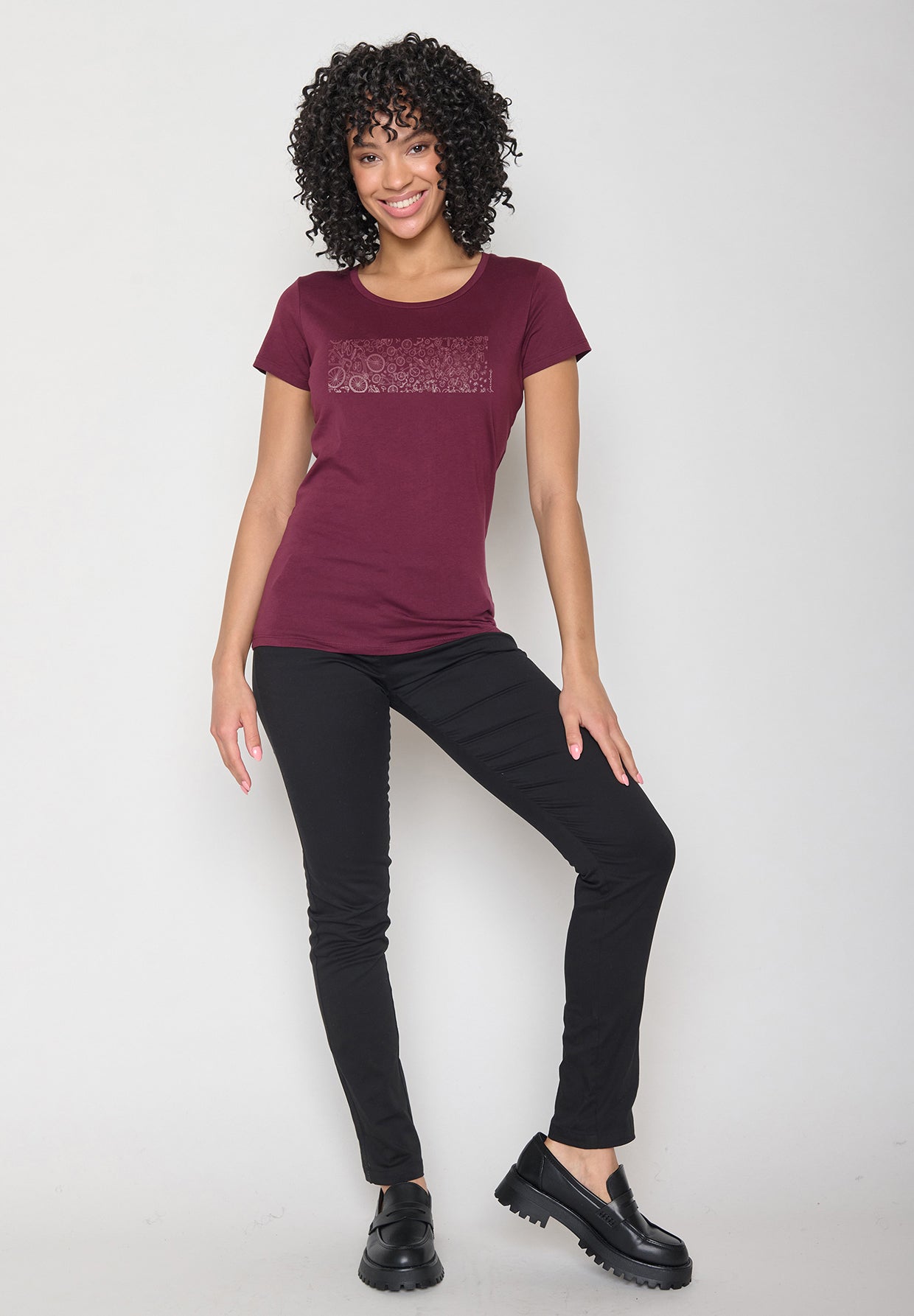 Velvet Rain: Lässiges T-Shirt aus Bio-Baumwolle für Damen [11982]