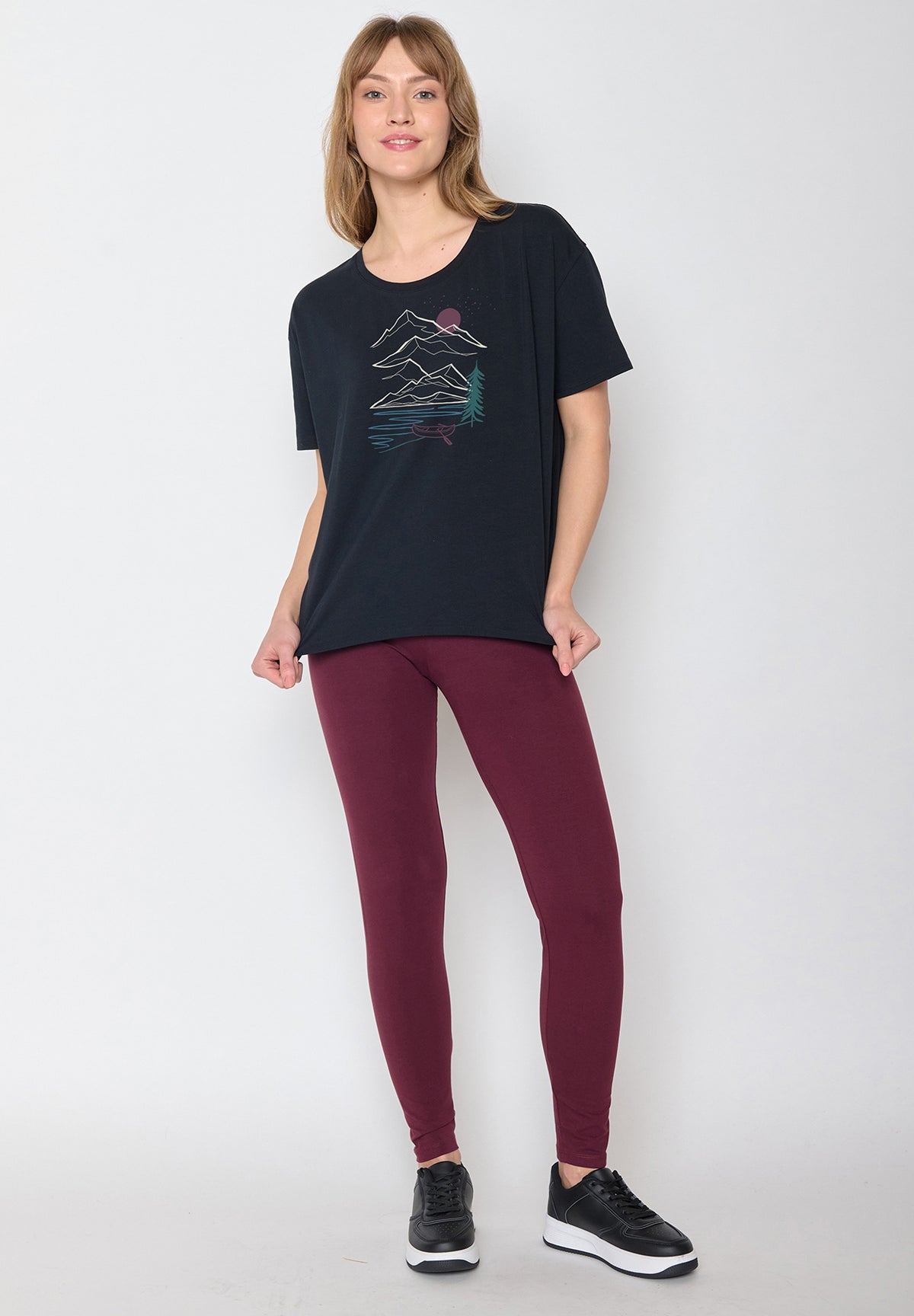 Black: Lässiges T-Shirt aus Bio-Baumwoll-Mix für Damen [12112]