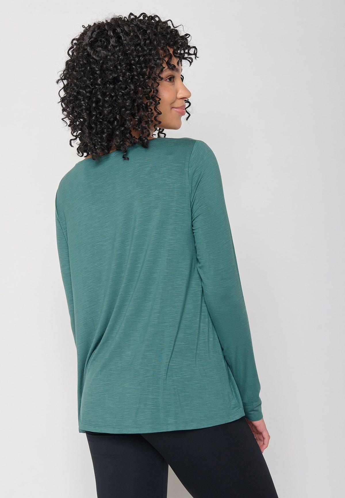 Jungle Green: Lässiges Longsleeve aus Viskose (LENZING™ ECOVERO™) Mix für Damen [12149]