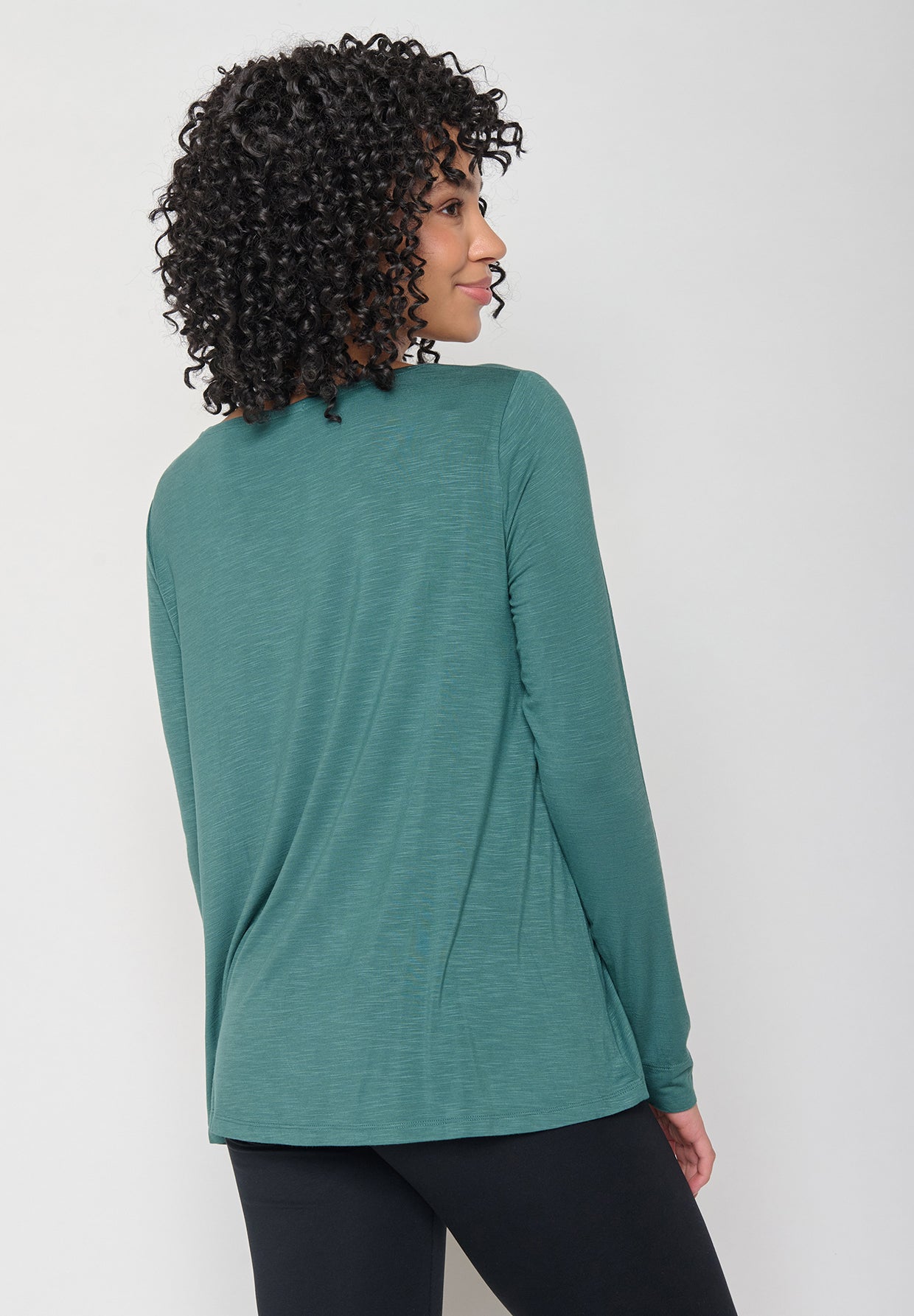 Jungle Green: Lässiges Longsleeve aus Viskose (LENZING™ ECOVERO™) Mix für Damen [12149]