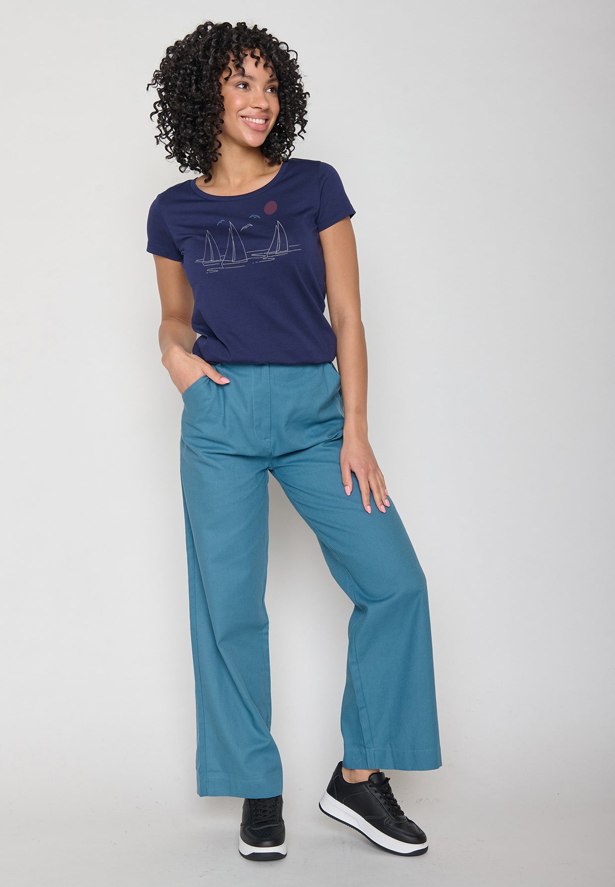 Dark Navy: Sportliches T-Shirt aus Bio-Baumwolle für Damen [12197]