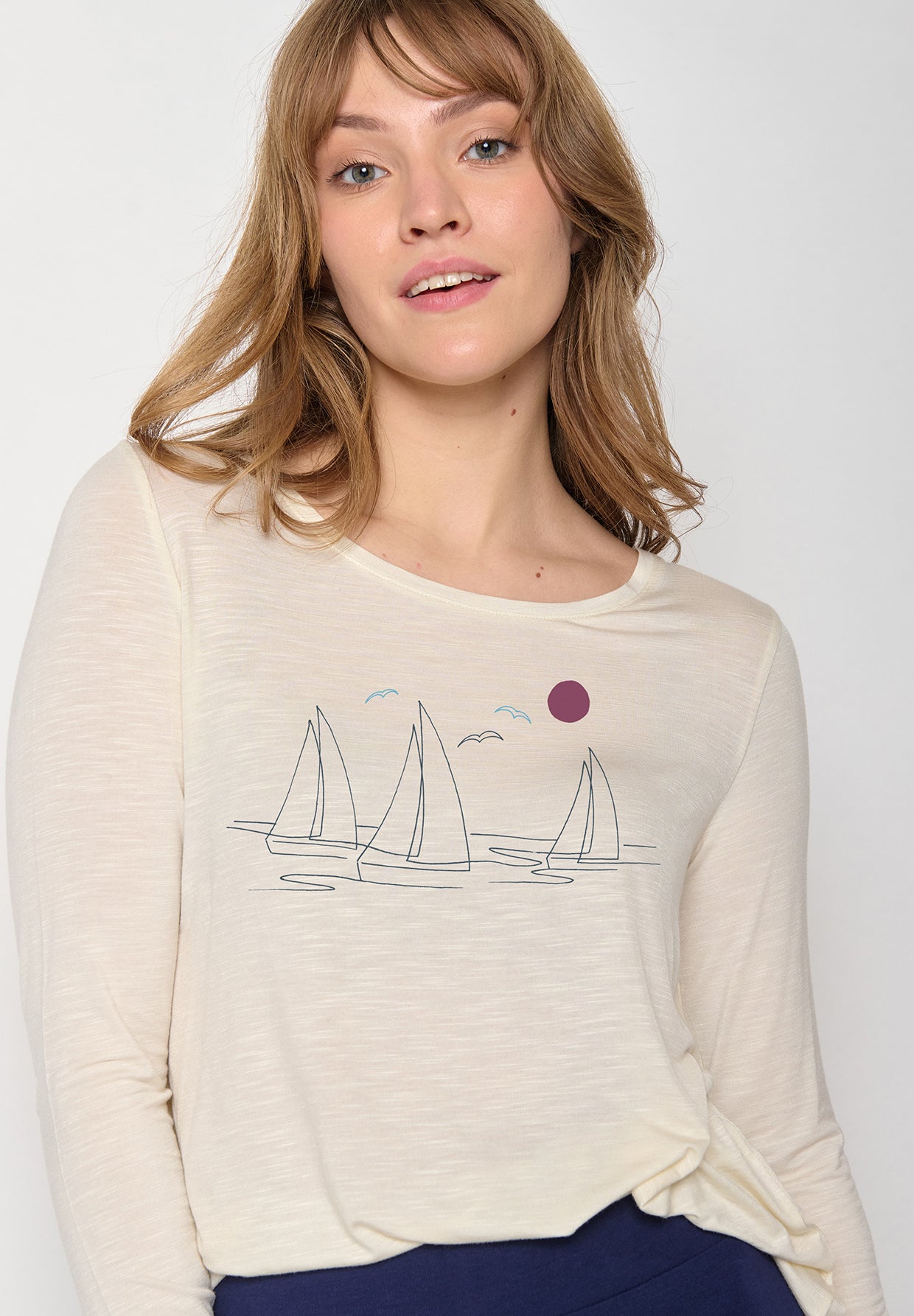 Creme White: Lässiges Longsleeve aus Viskose (LENZING™ ECOVERO™) Mix für Damen [12203]