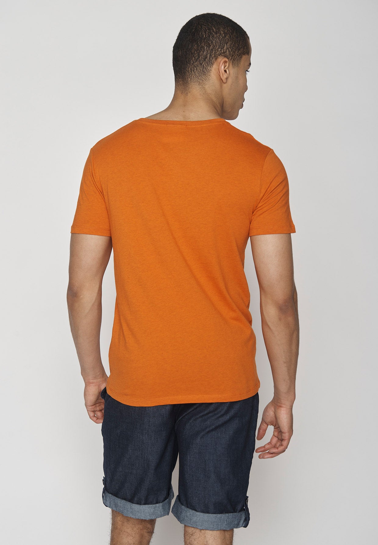 Black Heather Orange: Sportliches T-Shirt aus Bio-Baumwolle für Herren [137]