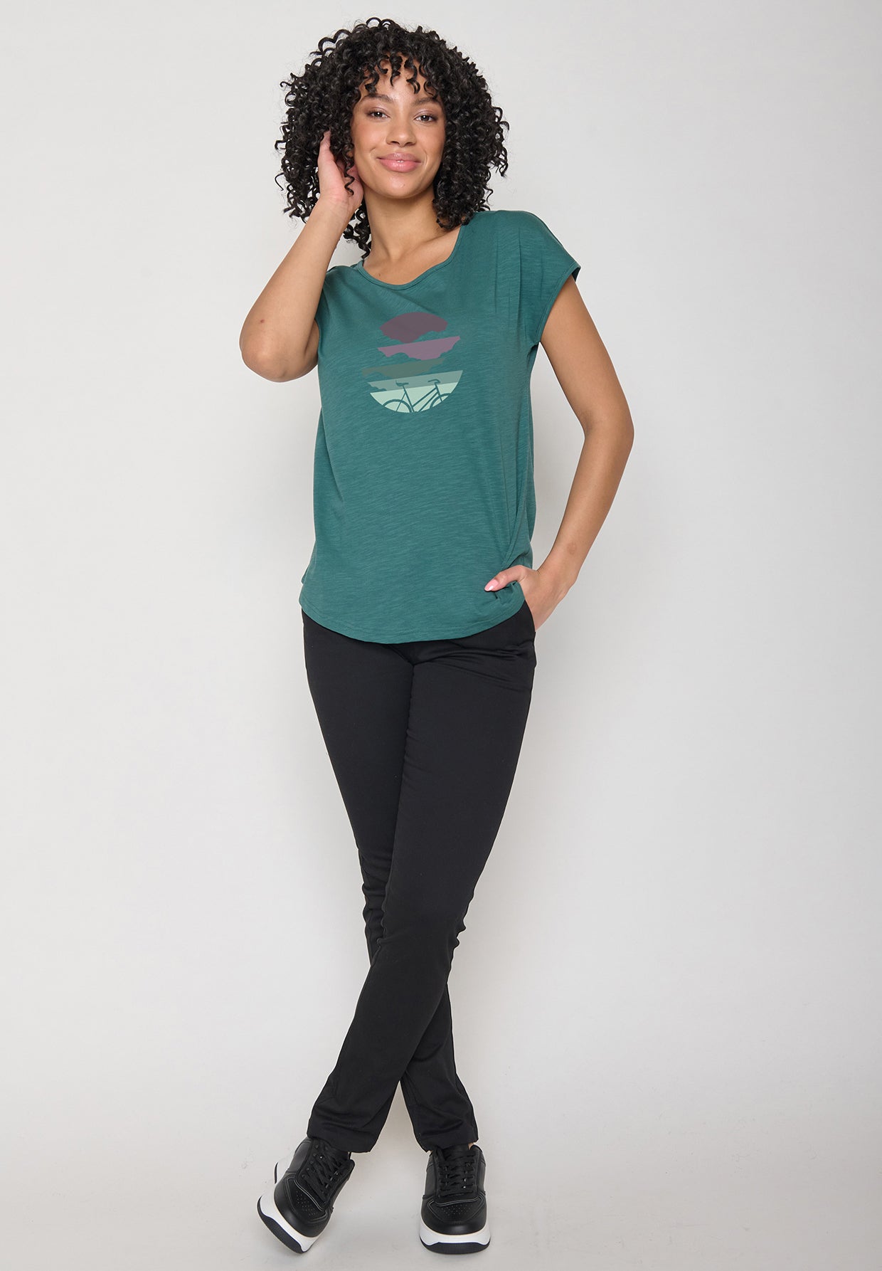 Jungle Green: Lässiges T-Shirt aus Bio-Baumwolle für Damen [16244]