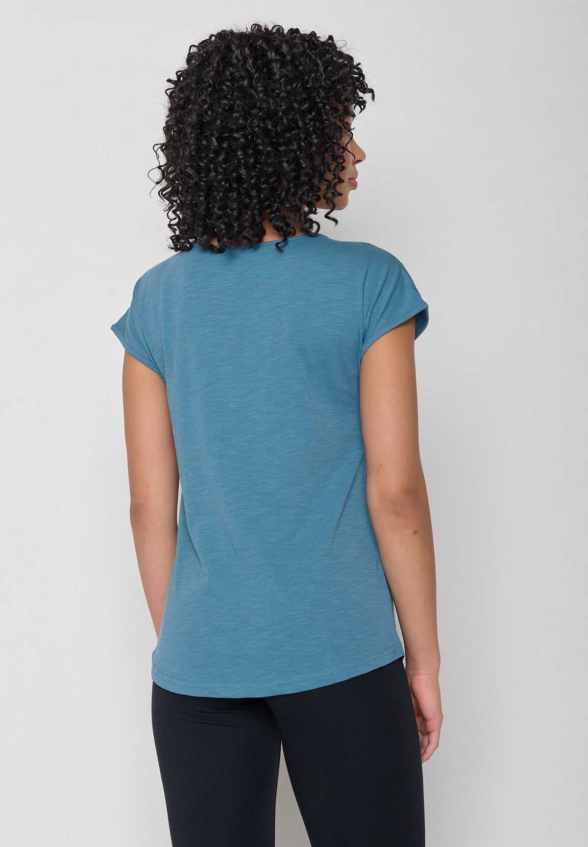 Steelblue: Lässiges T-Shirt aus Bio-Baumwolle für Damen [16262]