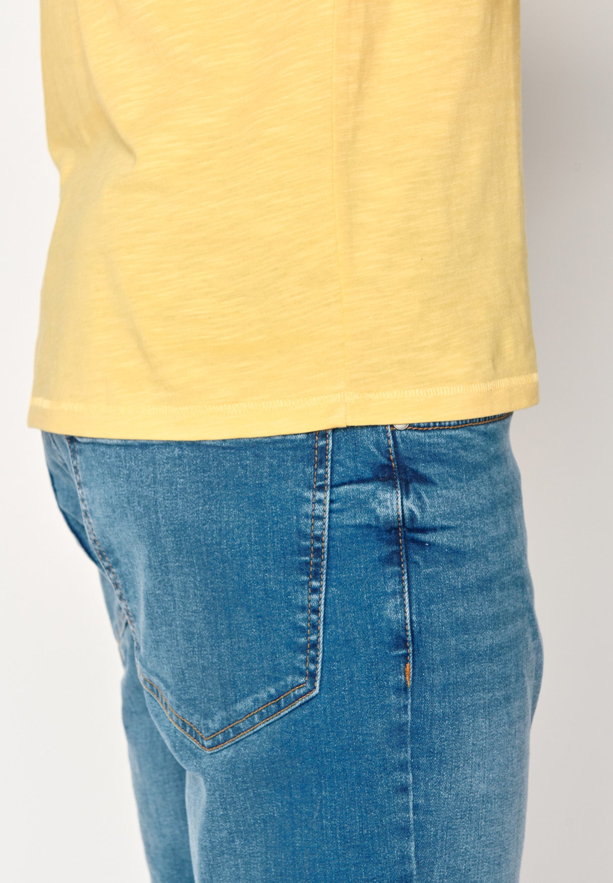 Gelb:  Lässiges T-Shirt aus Bio-Baumwolle für Herren [16431]