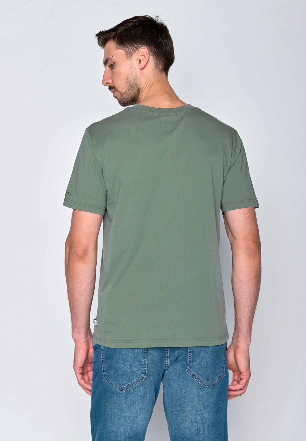 Pale Green: Lässiges Oversize-T-Shirt aus Bio-Baumwolle für Herren [16435]