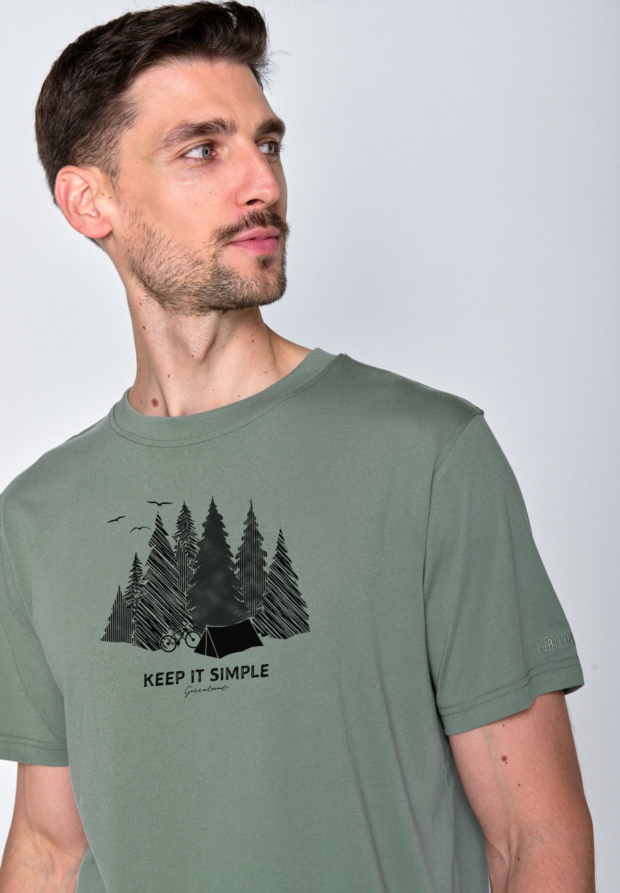 Pale Green: Lässiges Oversize-T-Shirt aus Bio-Baumwolle für Herren [16436]