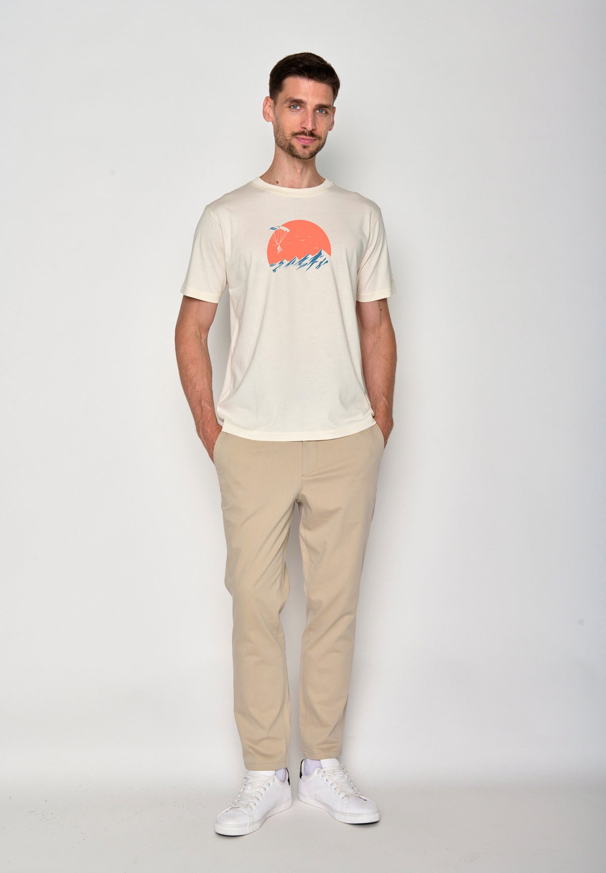 Creme White: Lässiges Oversize-T-Shirt aus Bio-Baumwolle für Herren [16490]