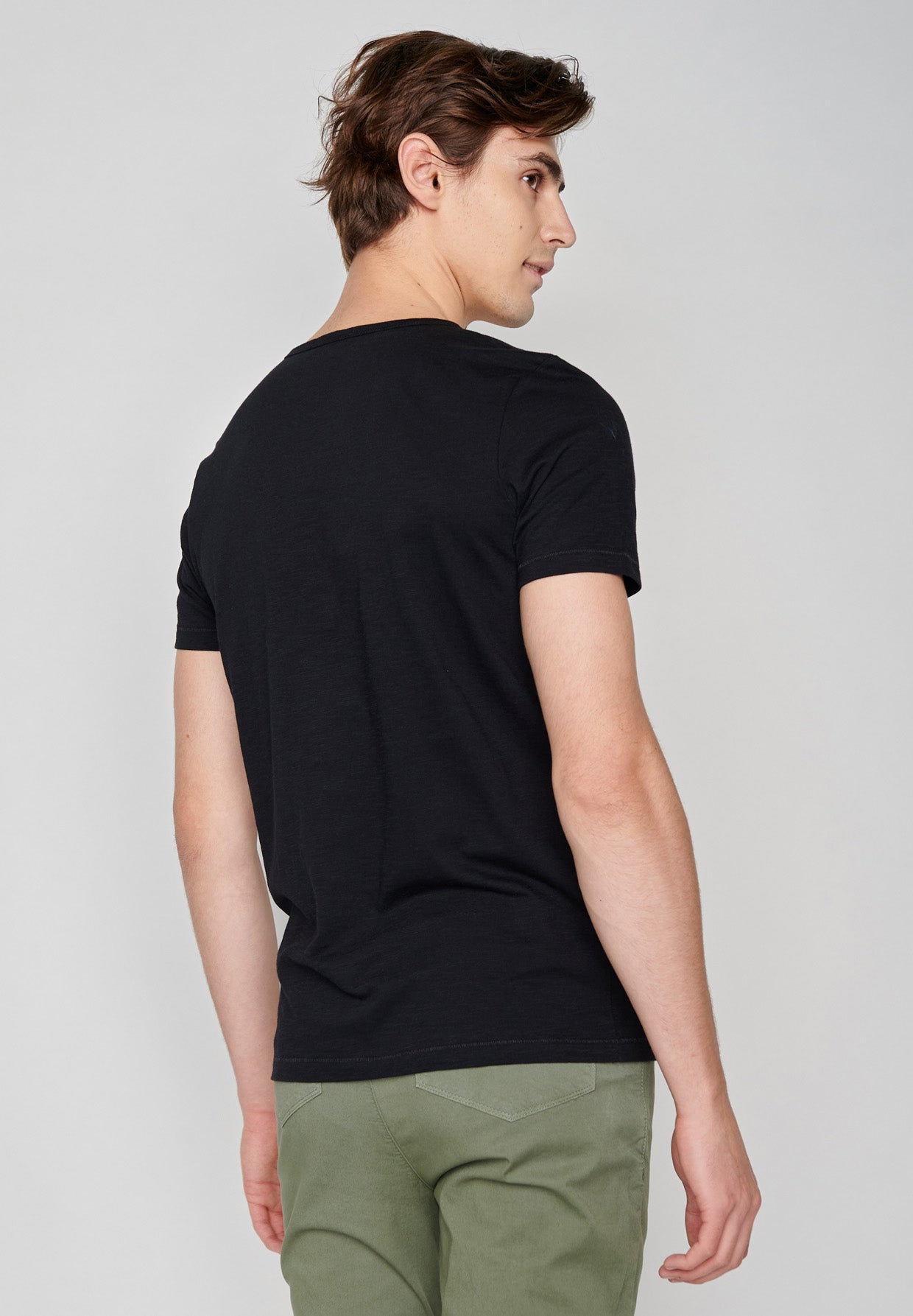 Schwarz:  Lässiges T-Shirt aus Bio-Baumwolle für Herren [16511]