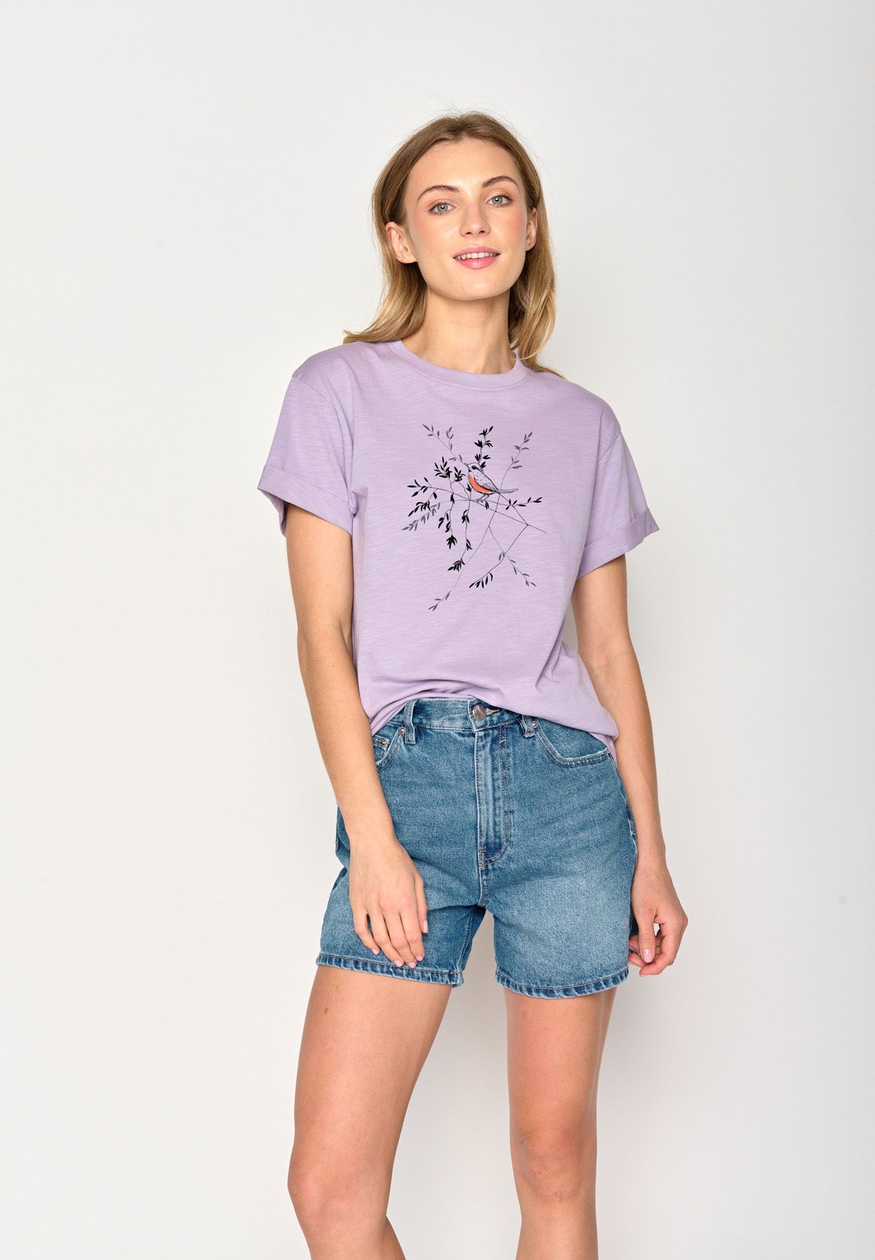 Lilac: Lässiges T-Shirt aus Bio-Baumwolle für Damen [16703]