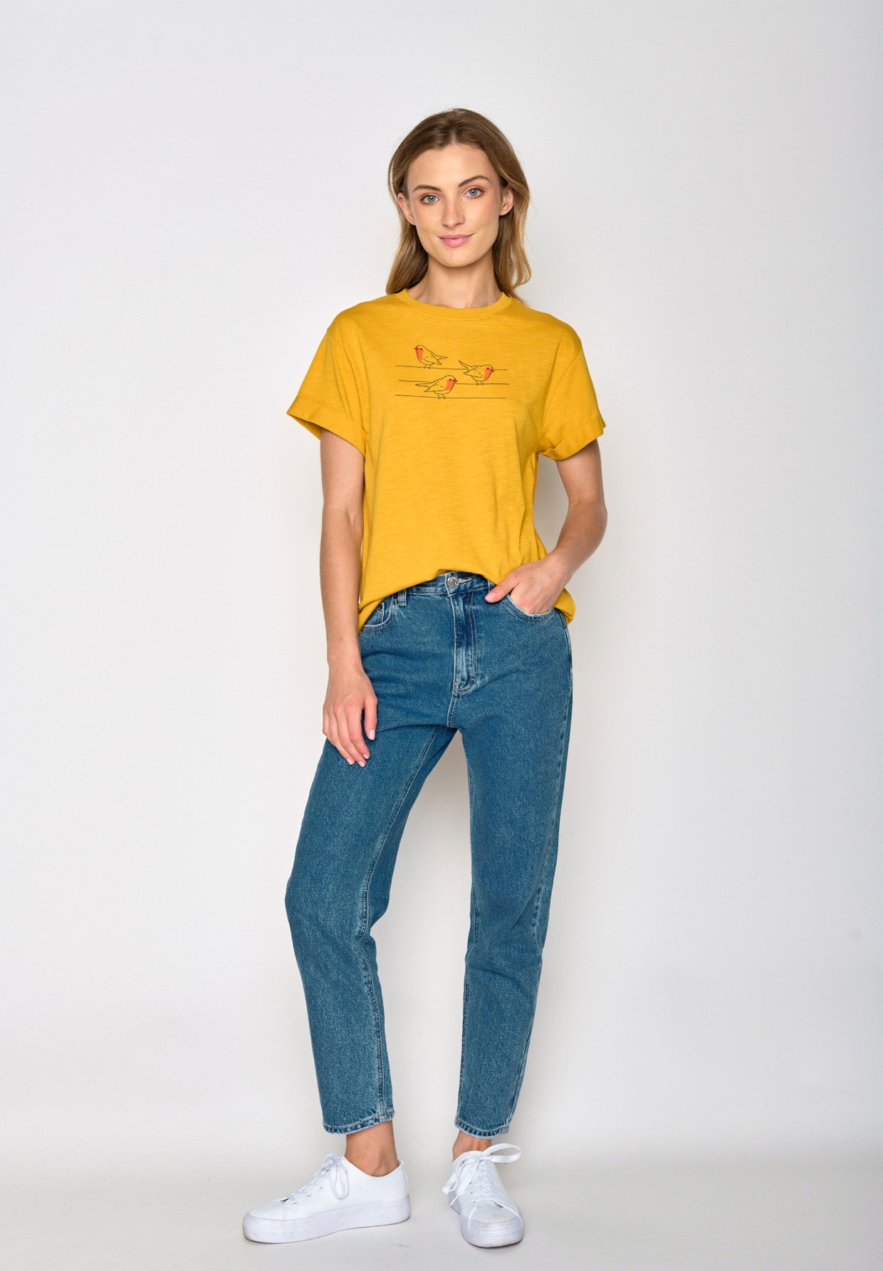 Golden Yellow: Lässiges T-Shirt aus Bio-Baumwolle für Damen [16727]