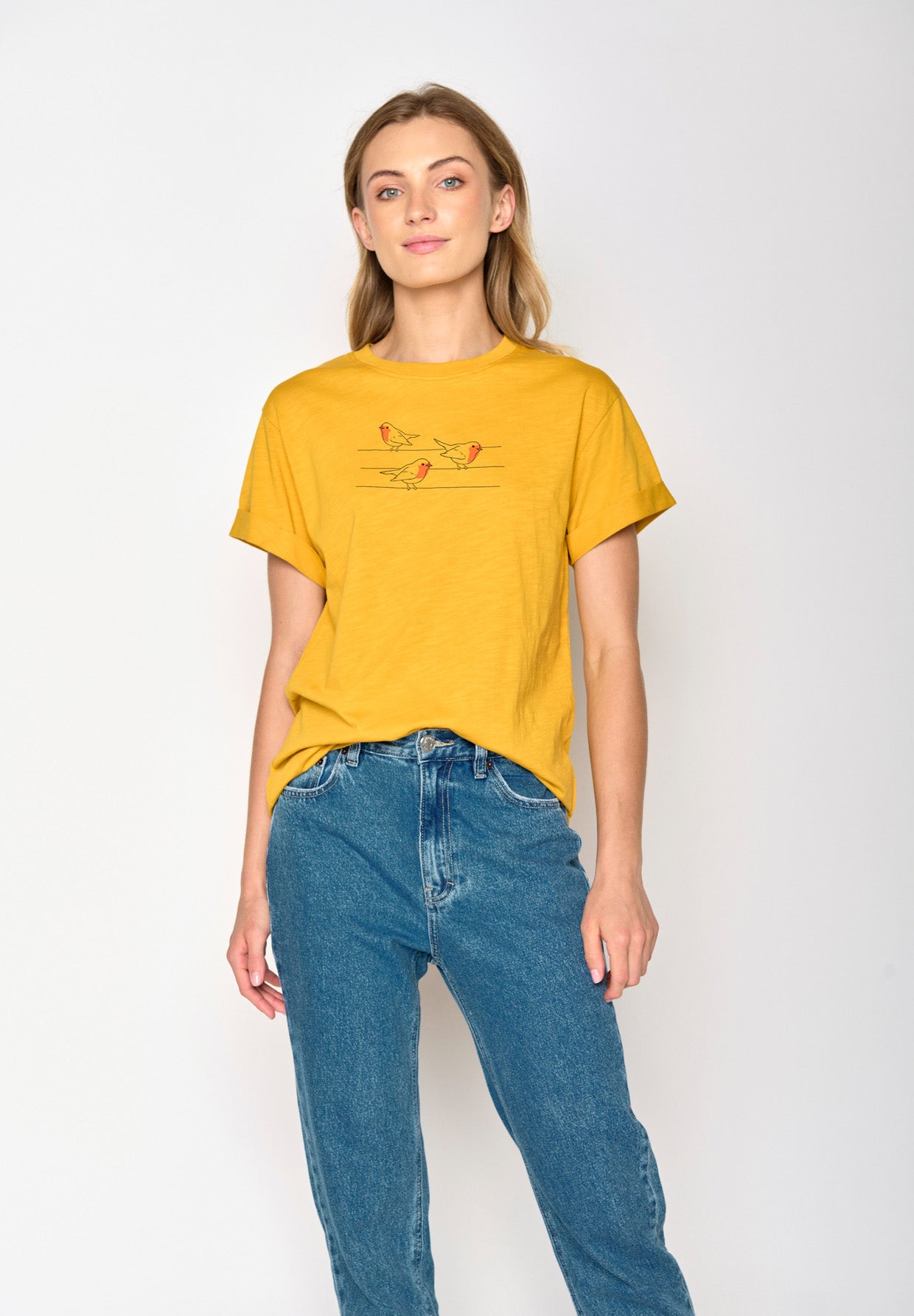 Golden Yellow: Lässiges T-Shirt aus Bio-Baumwolle für Damen [16728]
