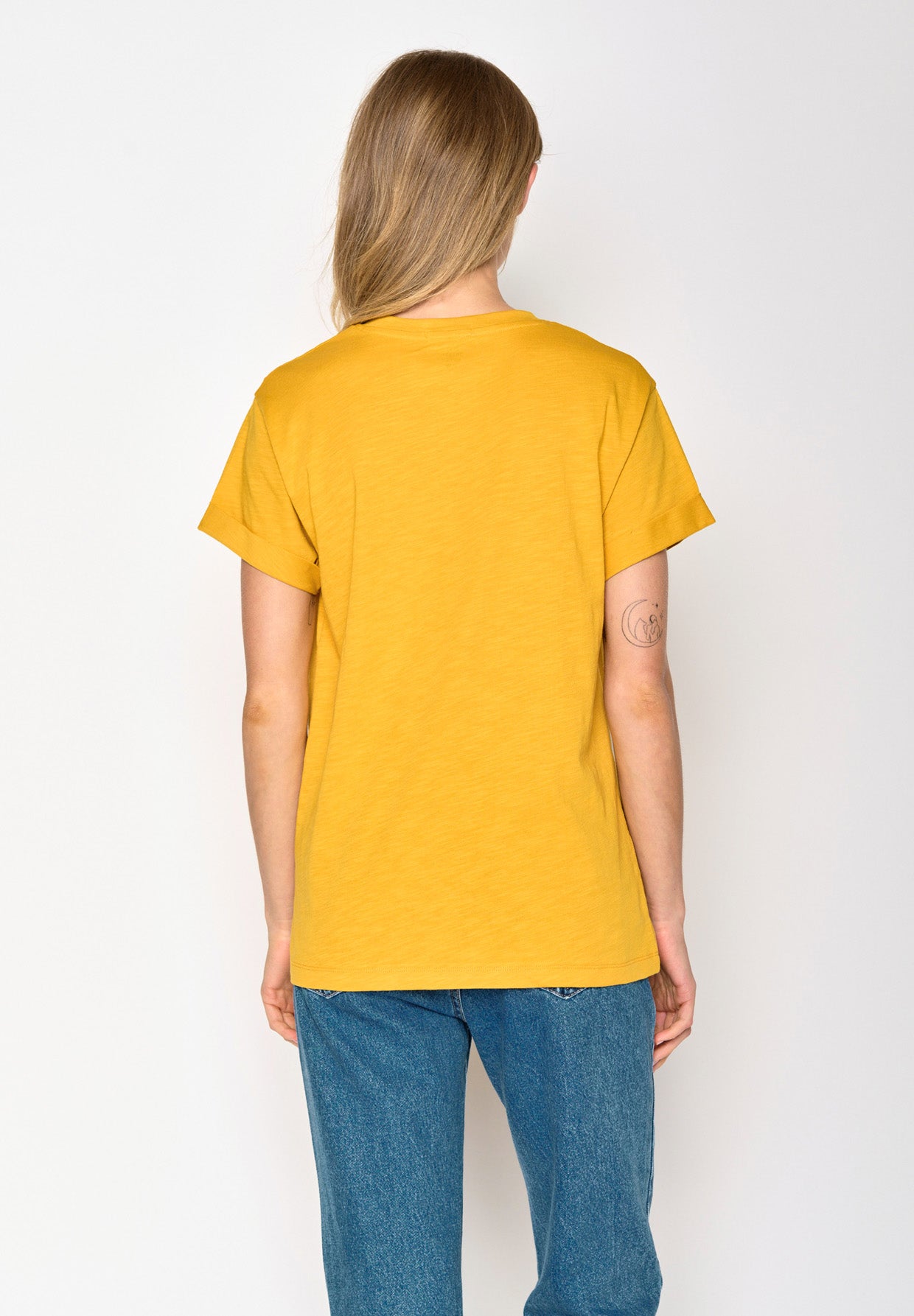 Golden Yellow: Lässiges T-Shirt aus Bio-Baumwolle für Damen [16729]