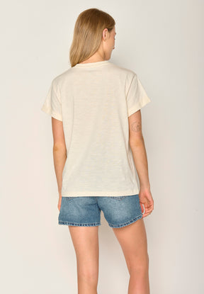 Creme White: Lässiges T-Shirt aus Bio-Baumwolle für Damen [16782]