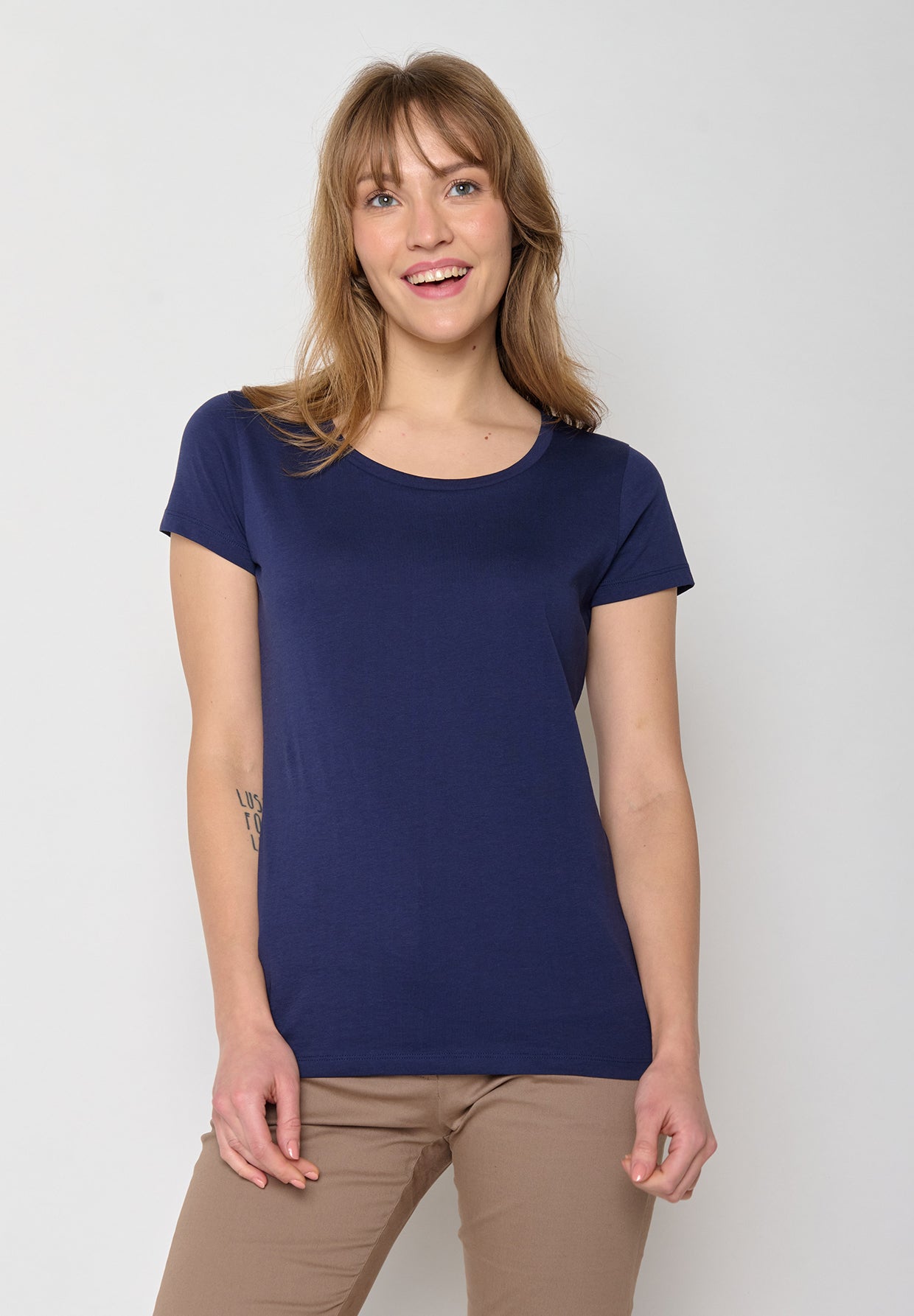 Dark Navy: Sportliches T-Shirt aus Bio-Baumwolle für Damen [167]