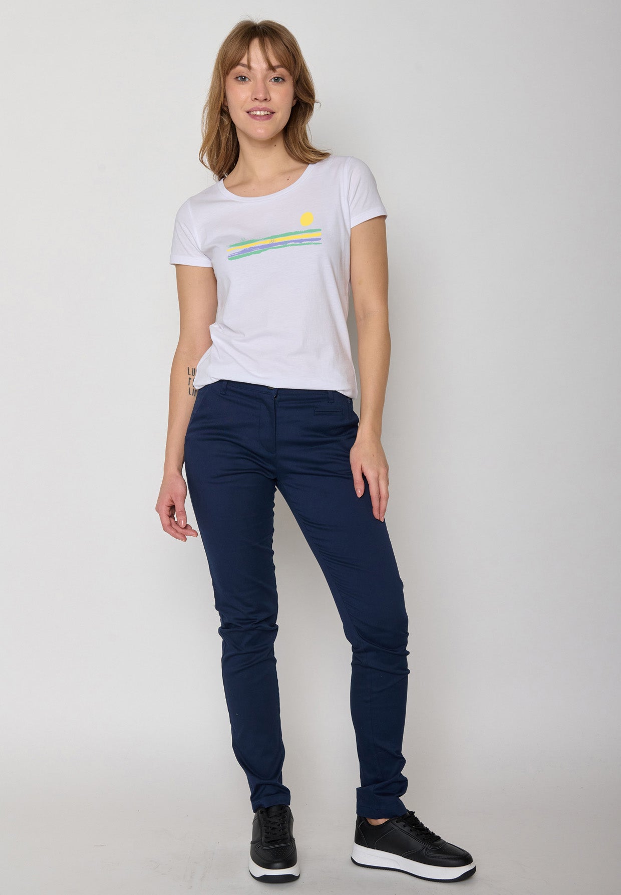 White: Lässiges T-Shirt aus Bio-Baumwolle für Damen [16814]