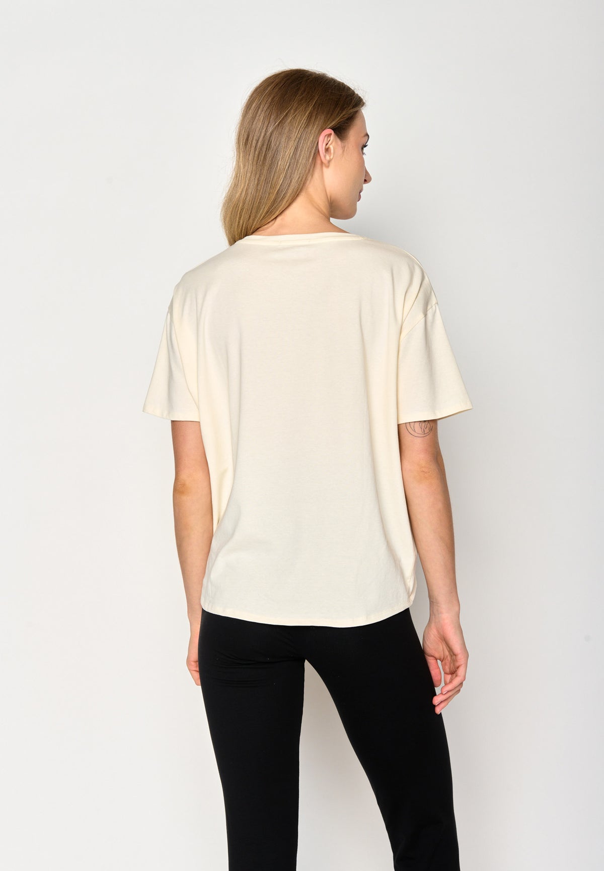 Creme White: Lässiges T-Shirt aus Bio-Baumwoll-Mix für Damen [16840]