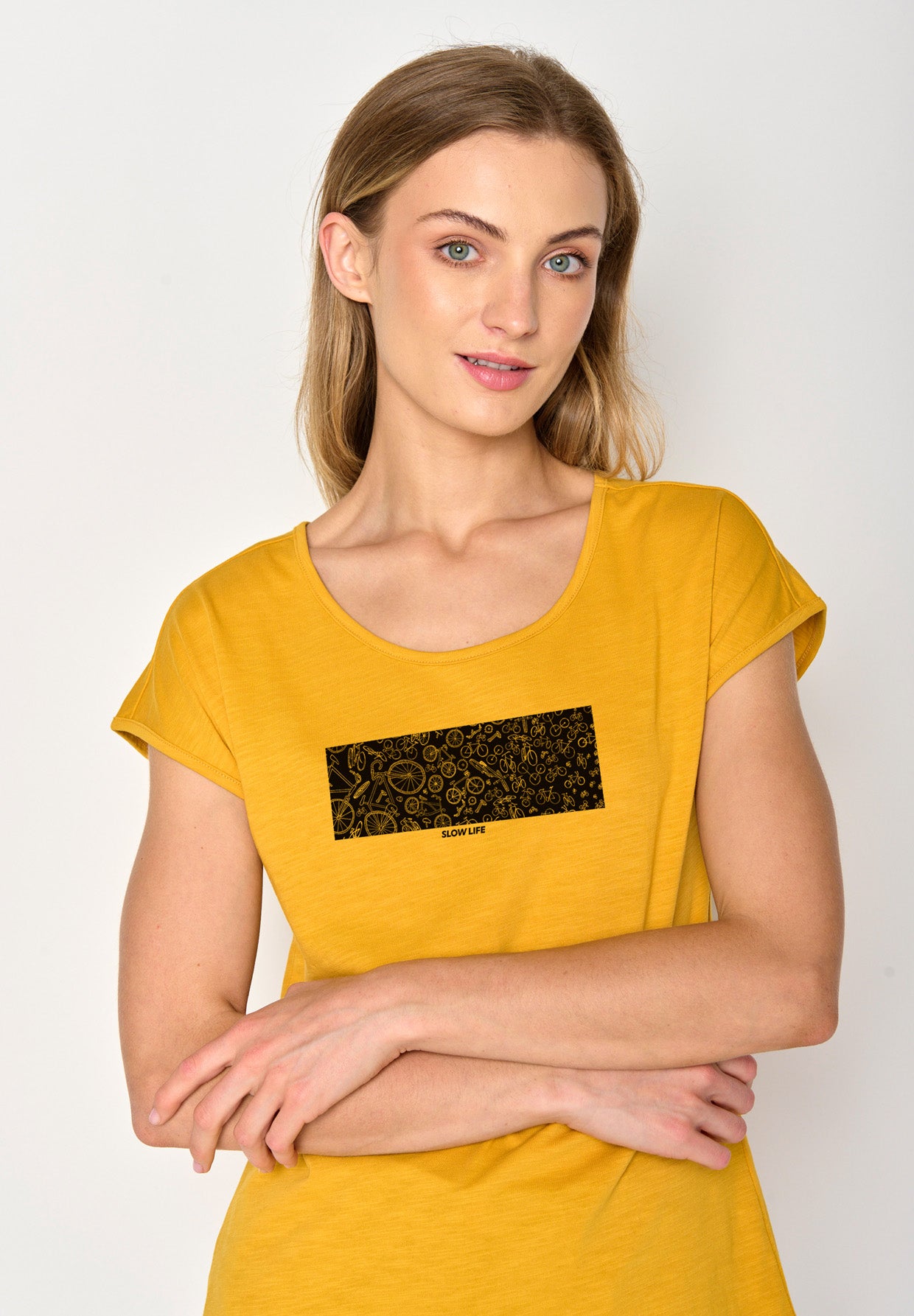 Golden Yellow: Lässiges T-Shirt aus Bio-Baumwolle für Damen [16861]