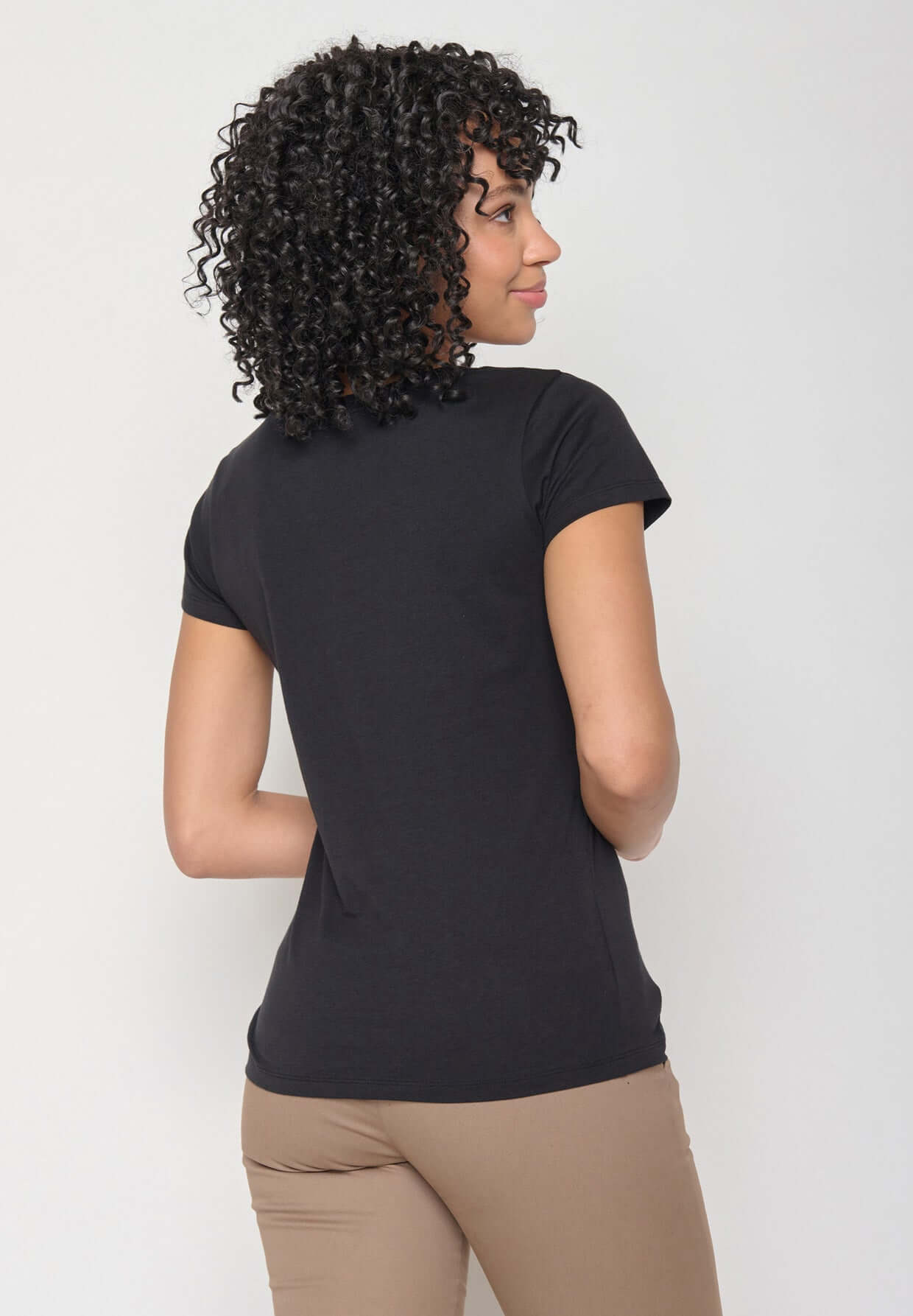 Schwarz:  Lässiges T-Shirt aus Bio-Baumwolle für Damen [16870]